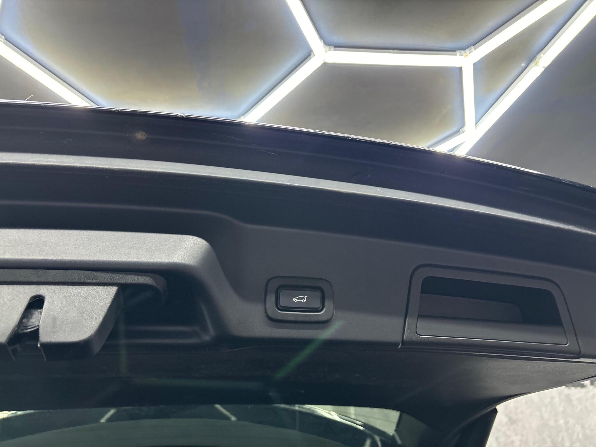 Land Rover Range Rover Evoque view 36