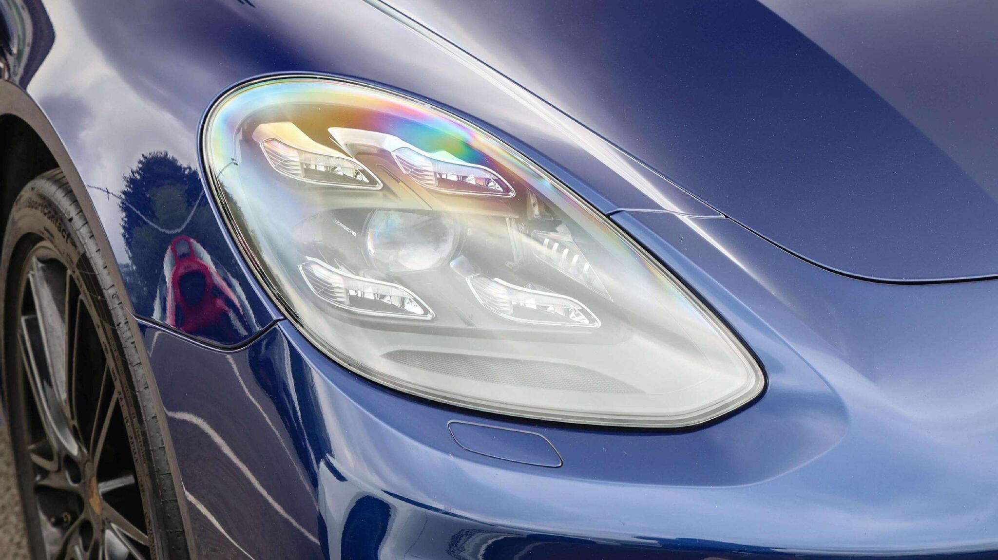 Porsche Panamera view 12
