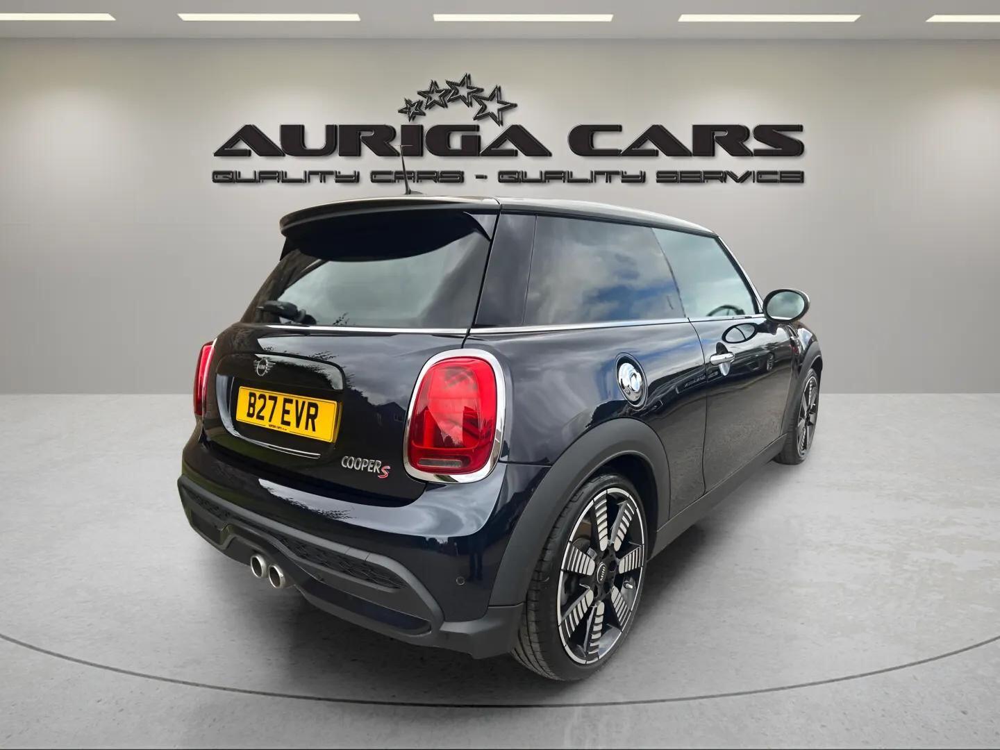 Mini Hatch view 11