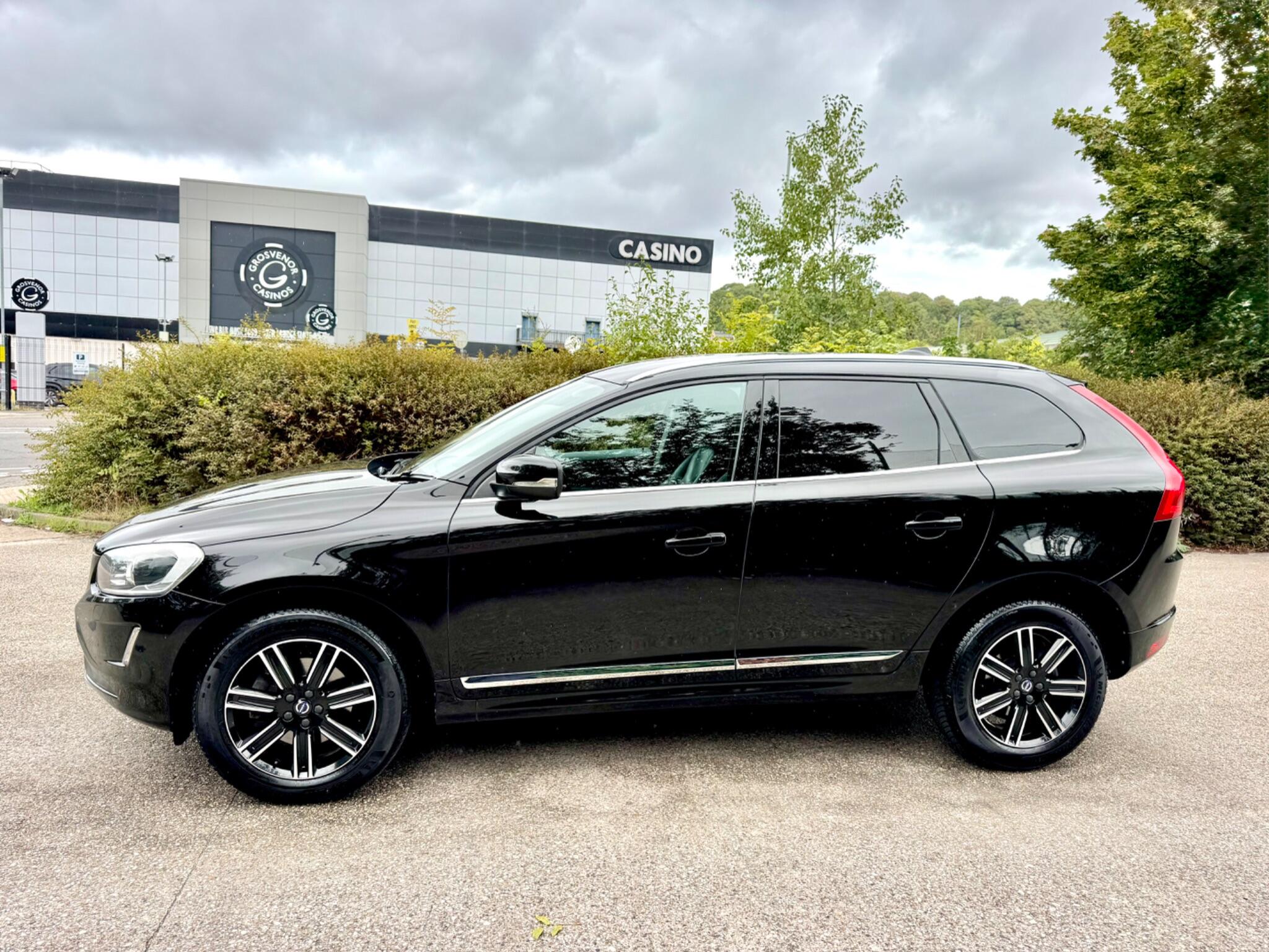 Volvo XC60 view 9