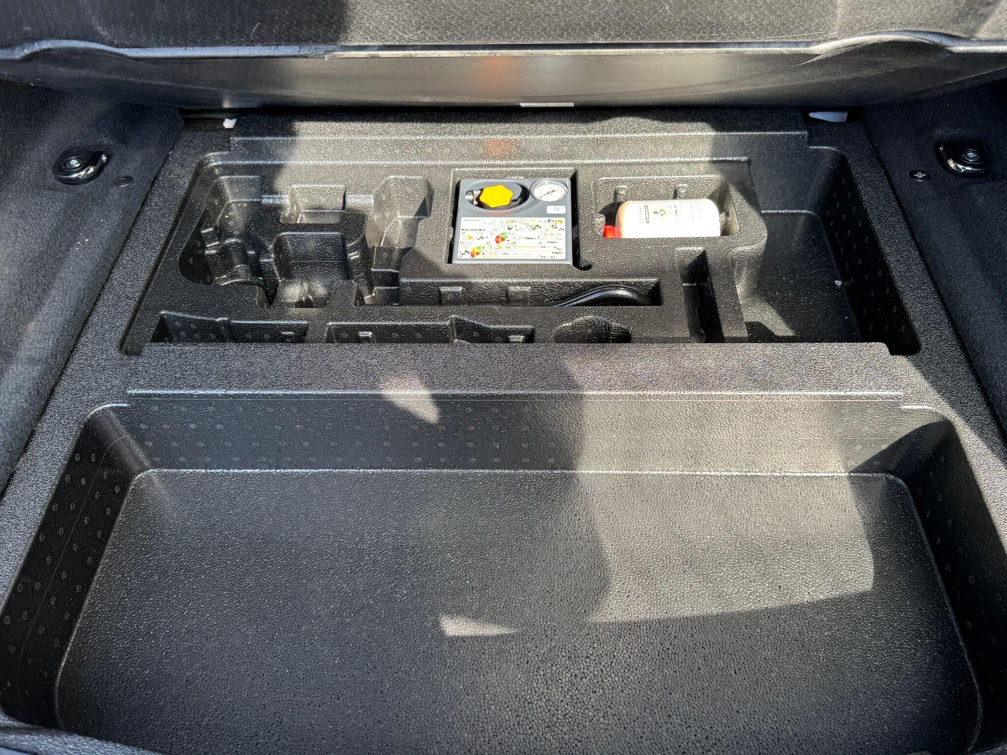 Land Rover Range Rover Evoque view 48