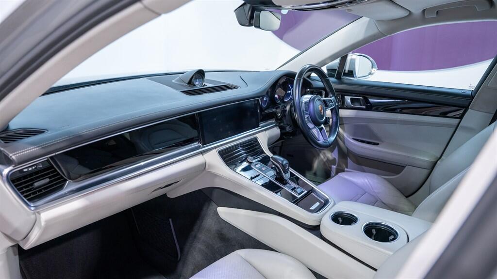 Porsche Panamera view 46