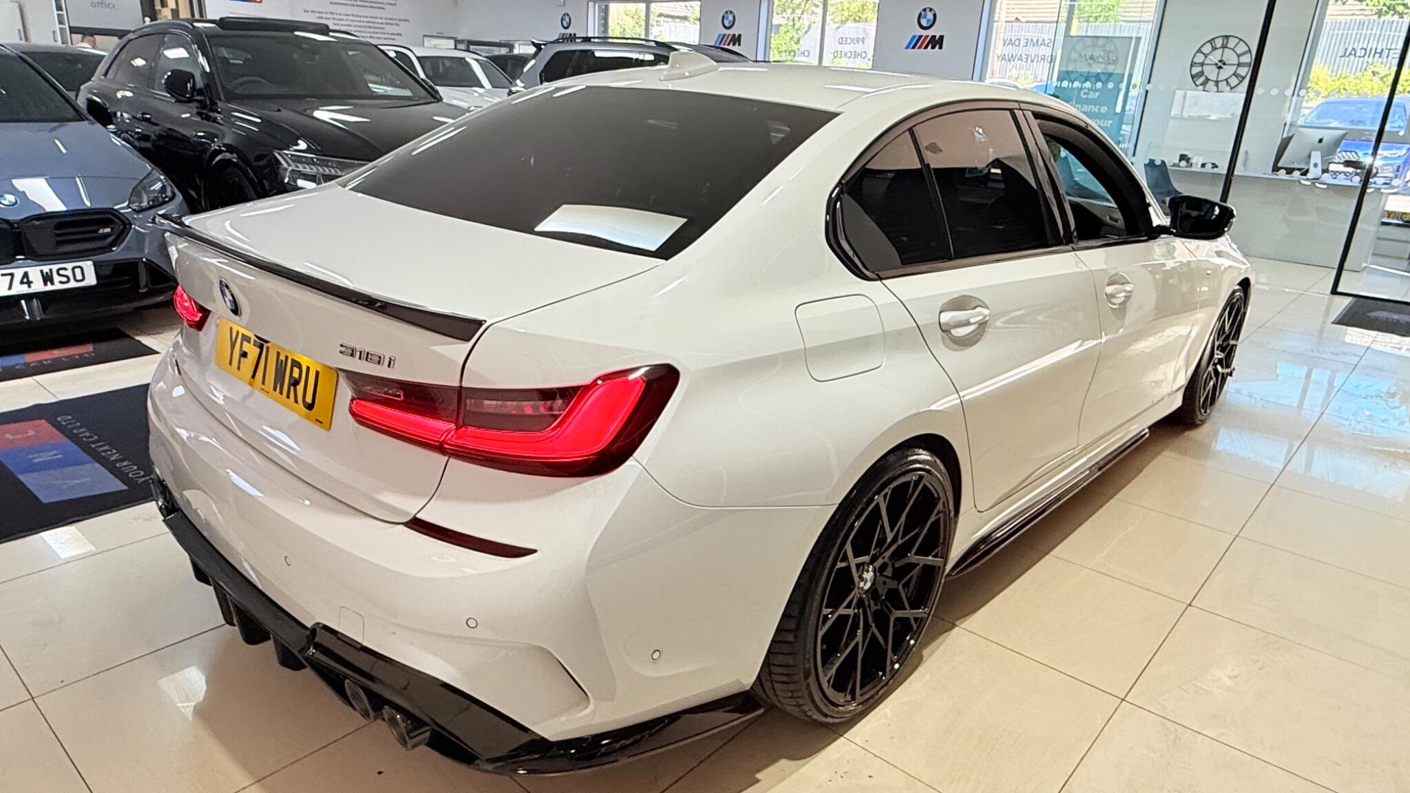 BMW 3 Series view 33