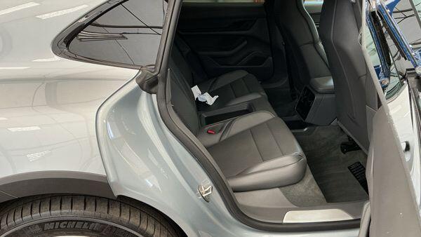 Porsche Taycan view 10