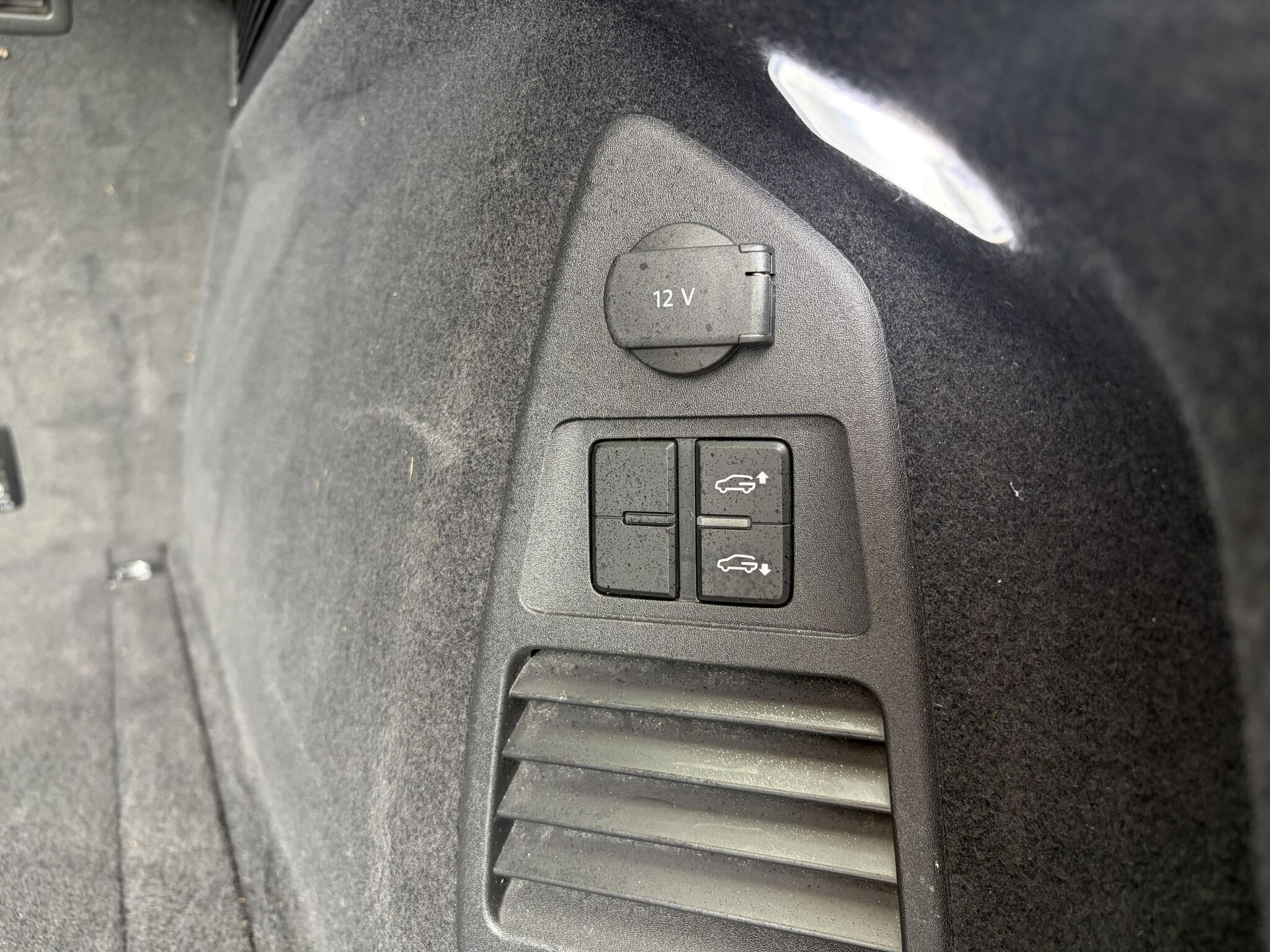 Volkswagen Touareg view 27