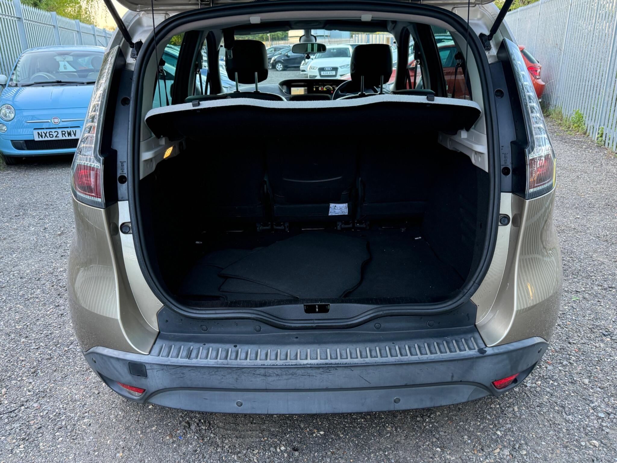 2015 Renault Scenic image 38