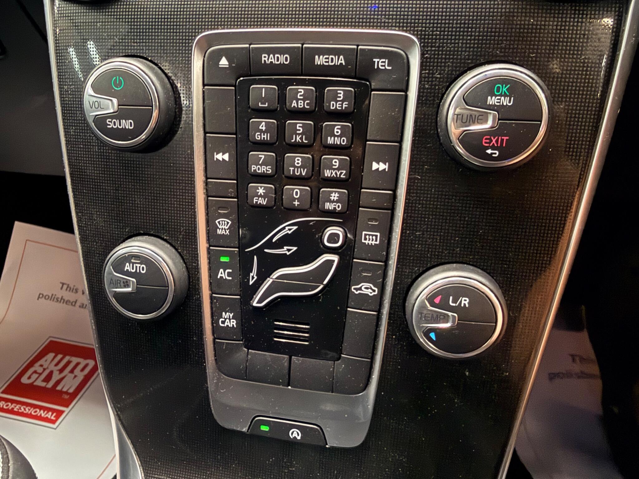 Volvo V40 view 25