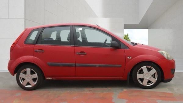 Ford Fiesta view 3