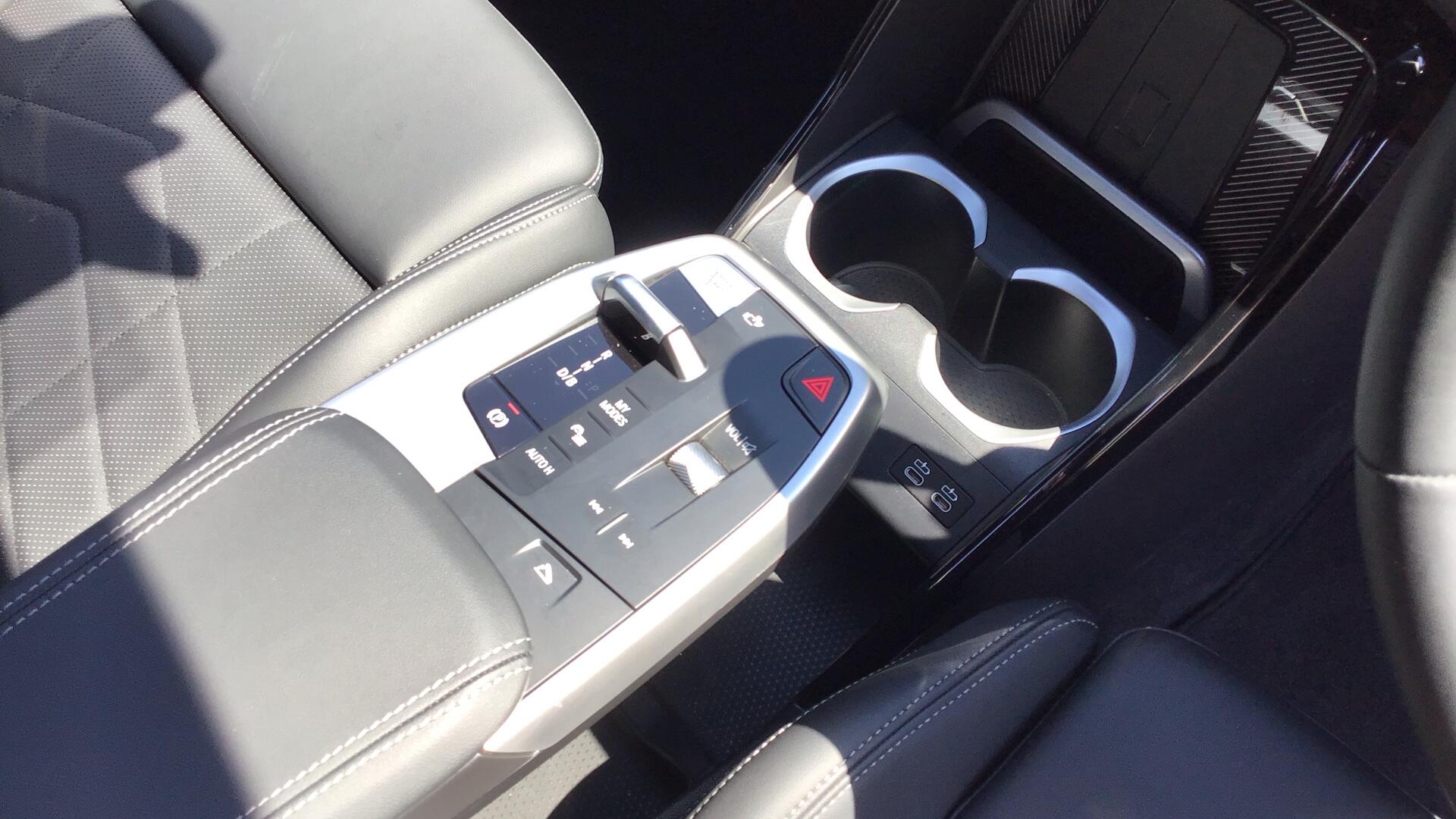 BMW iX1 view 10