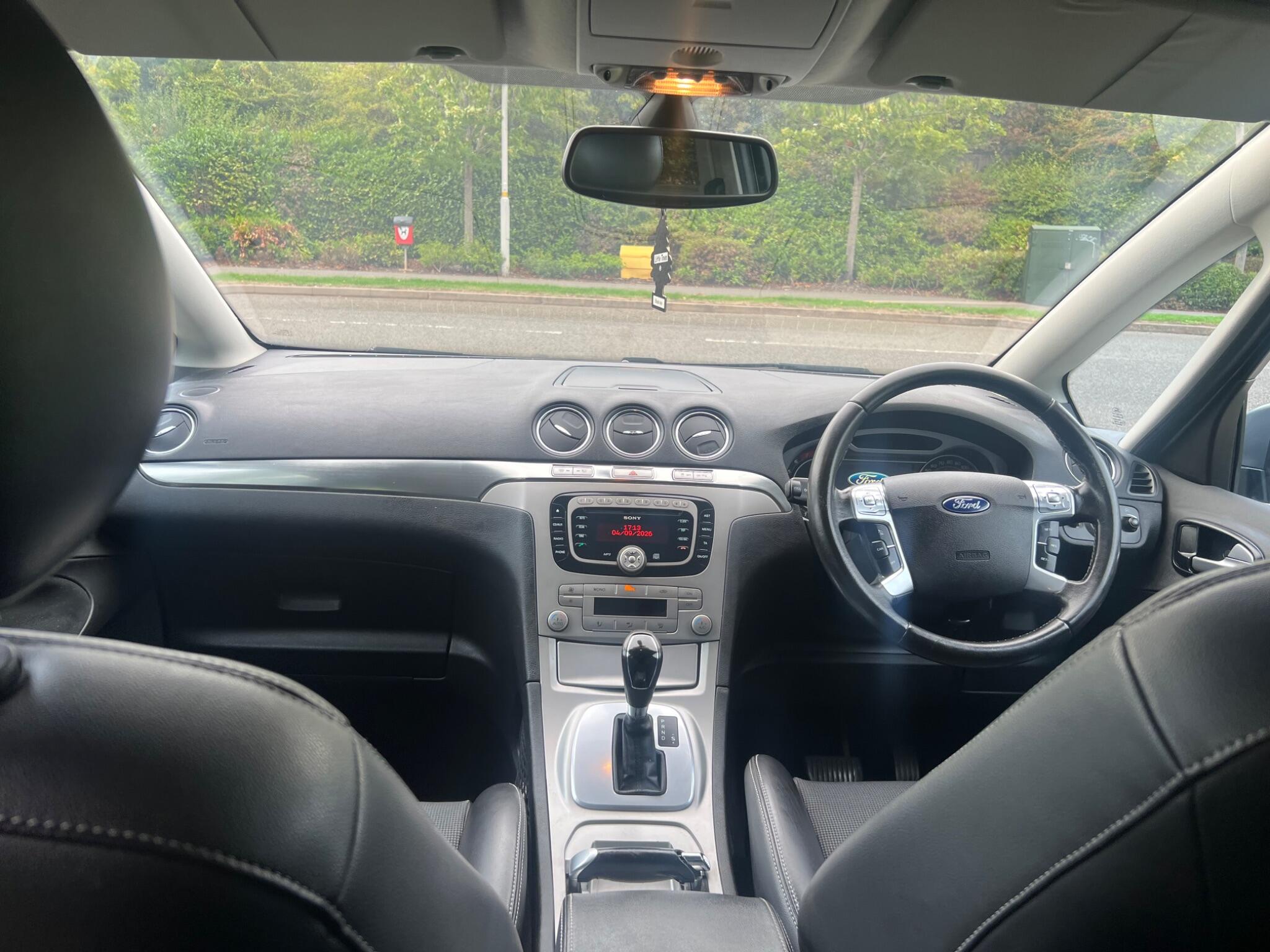 Ford S-Max view 16