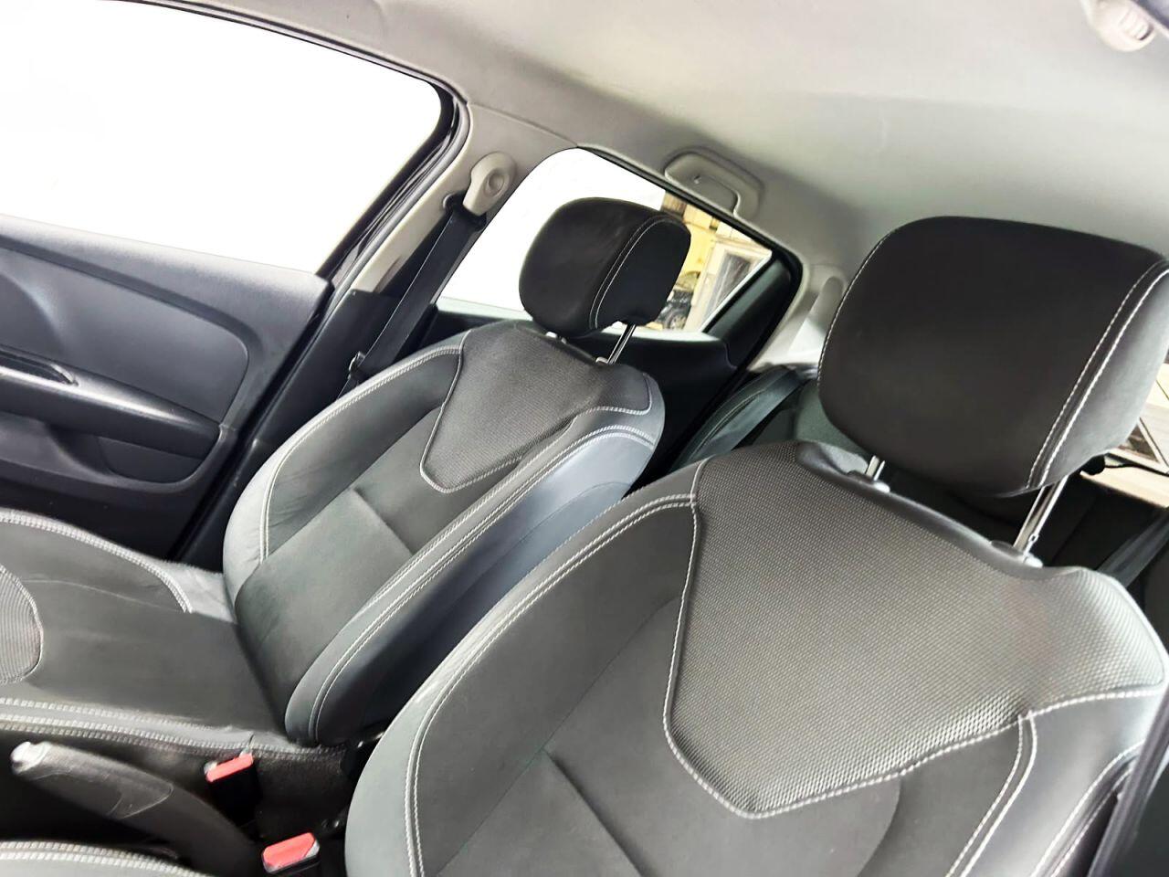 Renault Clio view 14