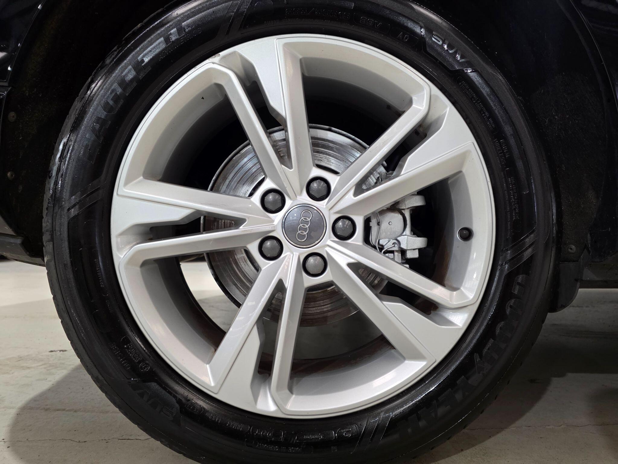 Audi Q3 view 31