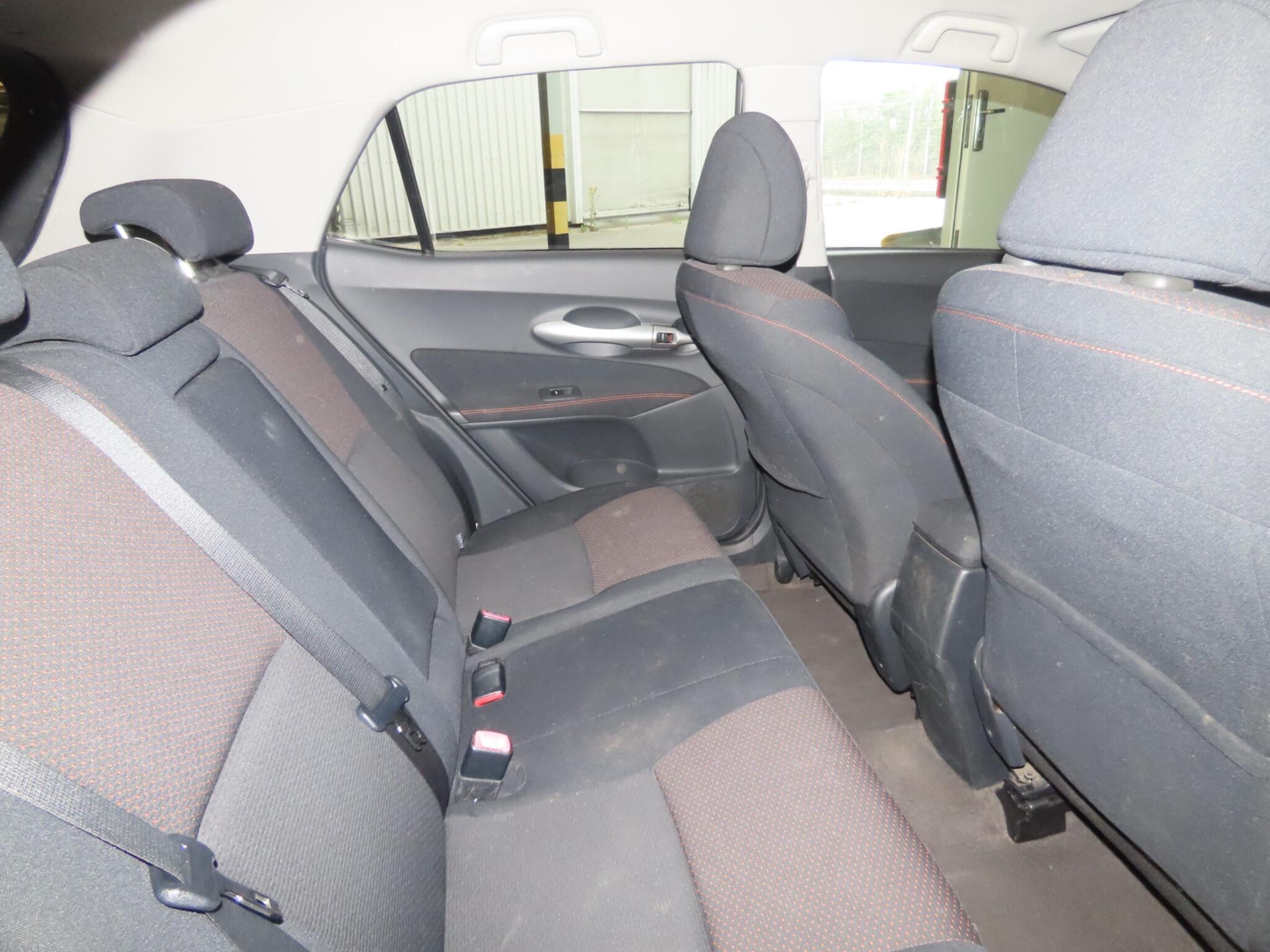 Toyota Auris view 10