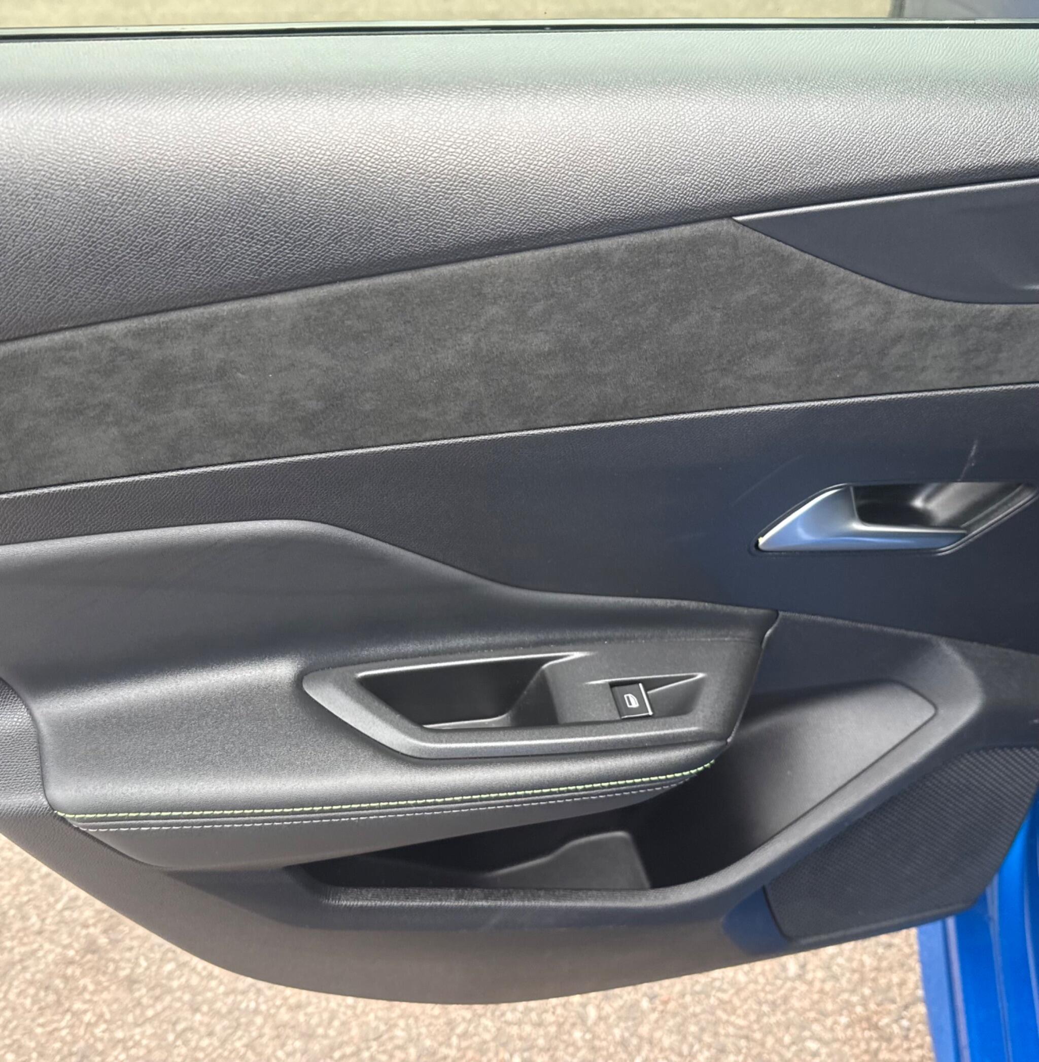 Peugeot 308 view 14