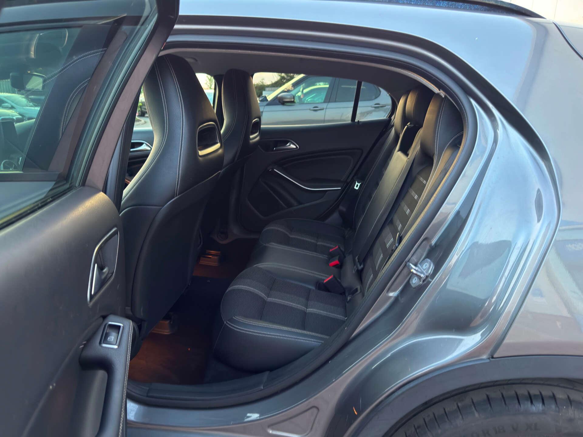 Mercedes-Benz Gla view 31