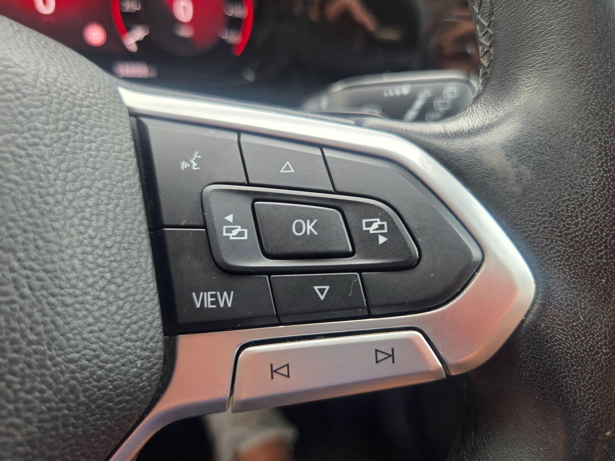Volkswagen Golf view 14