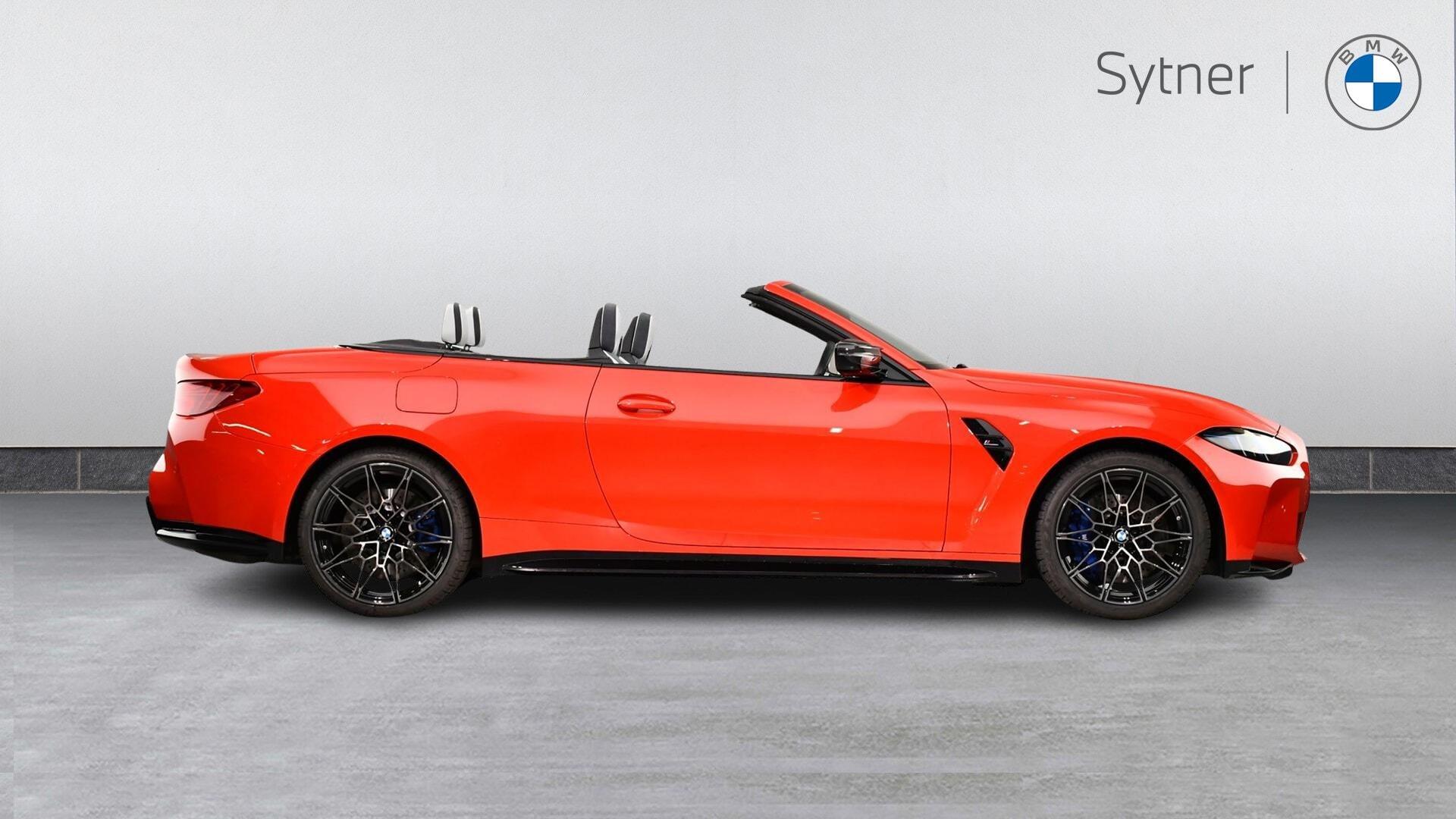 BMW M4 view 3