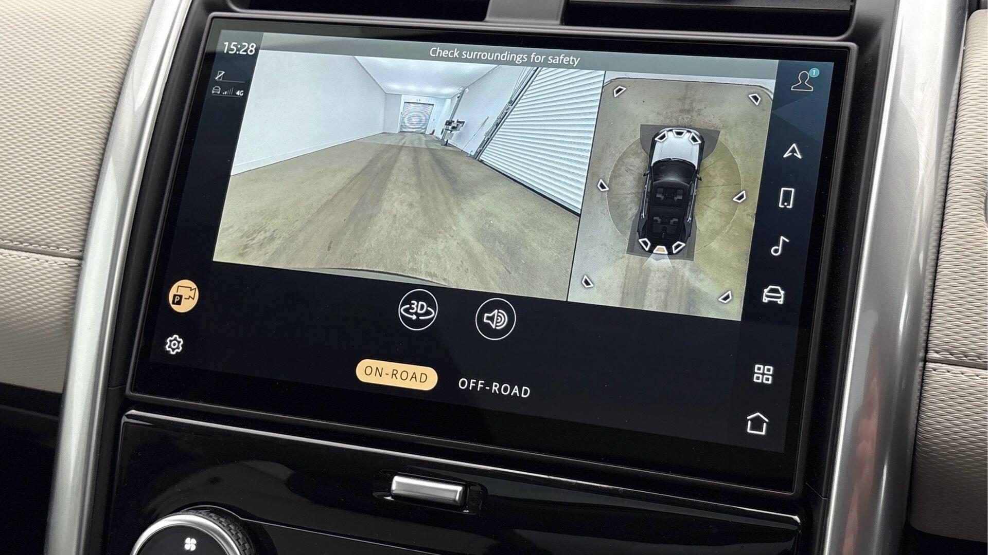 Land Rover Discovery view 12
