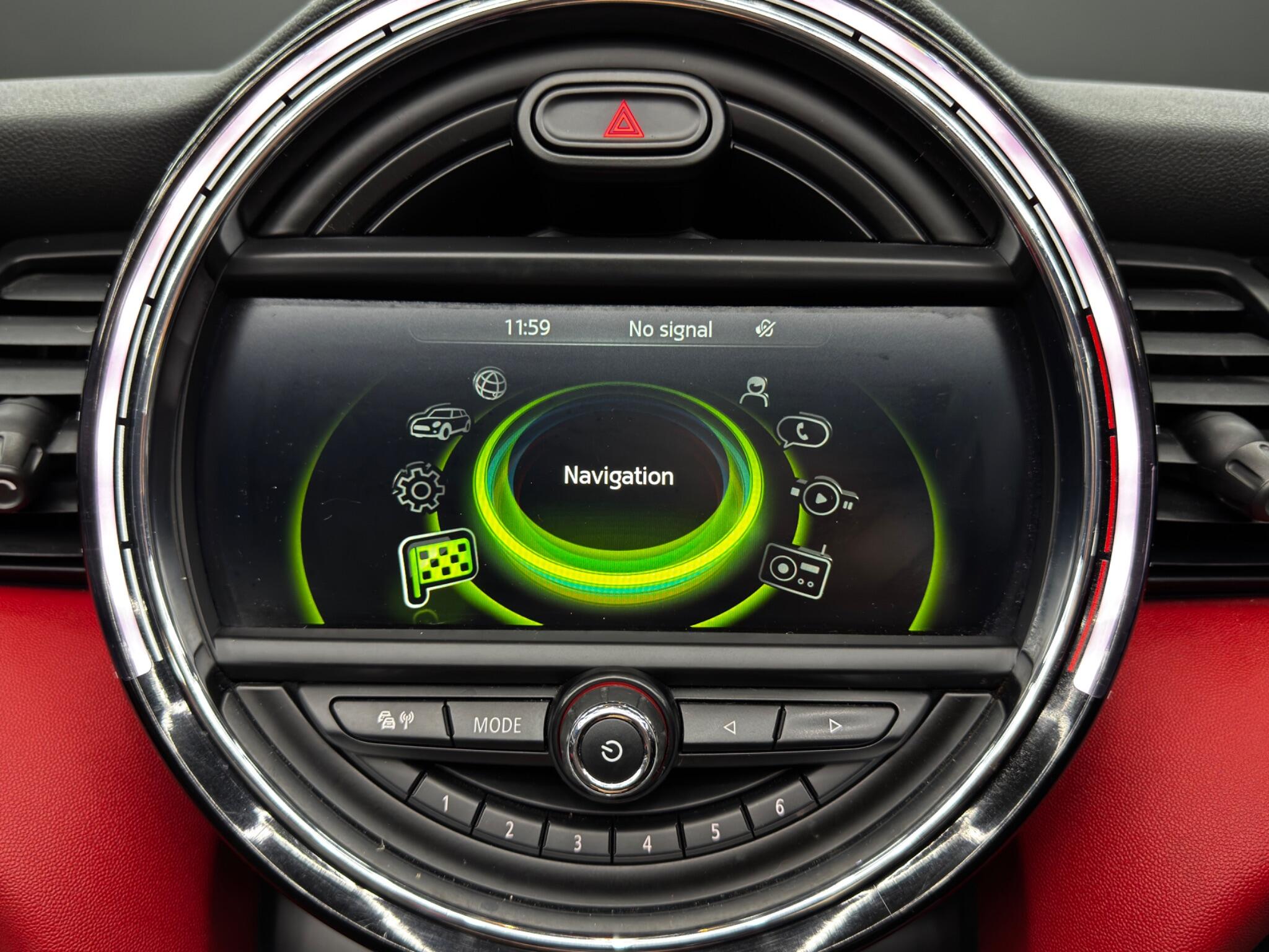 Mini Convertible view 28