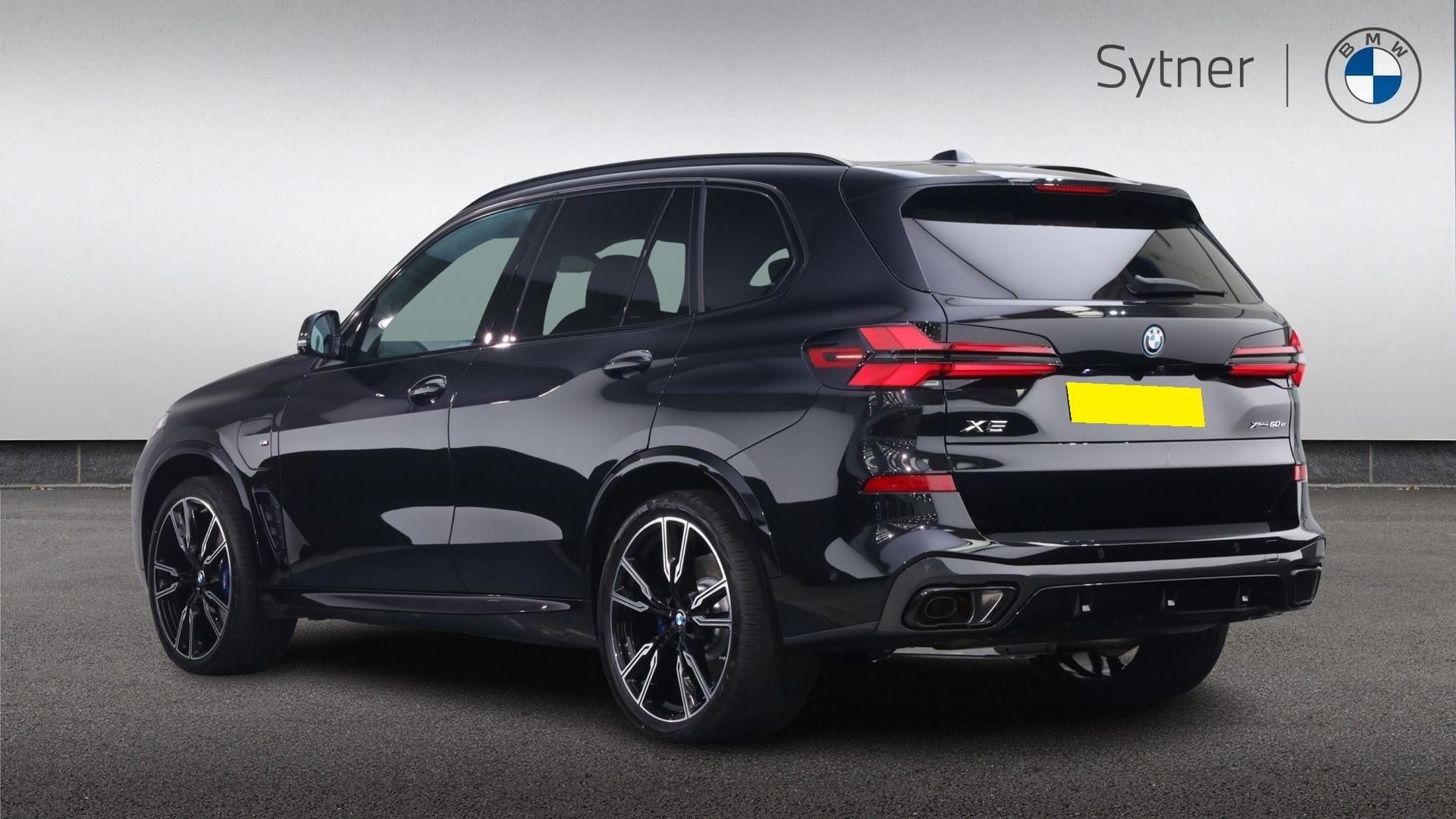 BMW X5 view 2