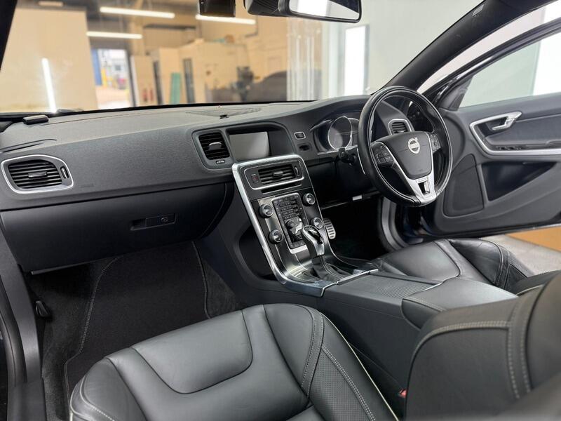 2014 Volvo V60 SOLD 3.0 T6 R-Design Lux Nav Estate 5dr Petrol Geartronic AWD Euro 5 (304 ps) • 15,000 miles image 19