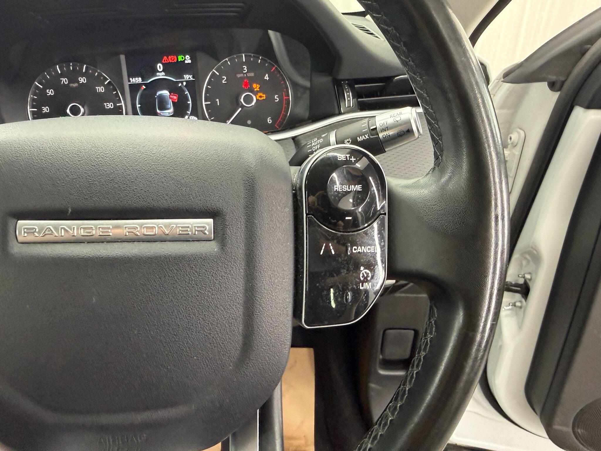 Land Rover Range Rover Evoque view 30