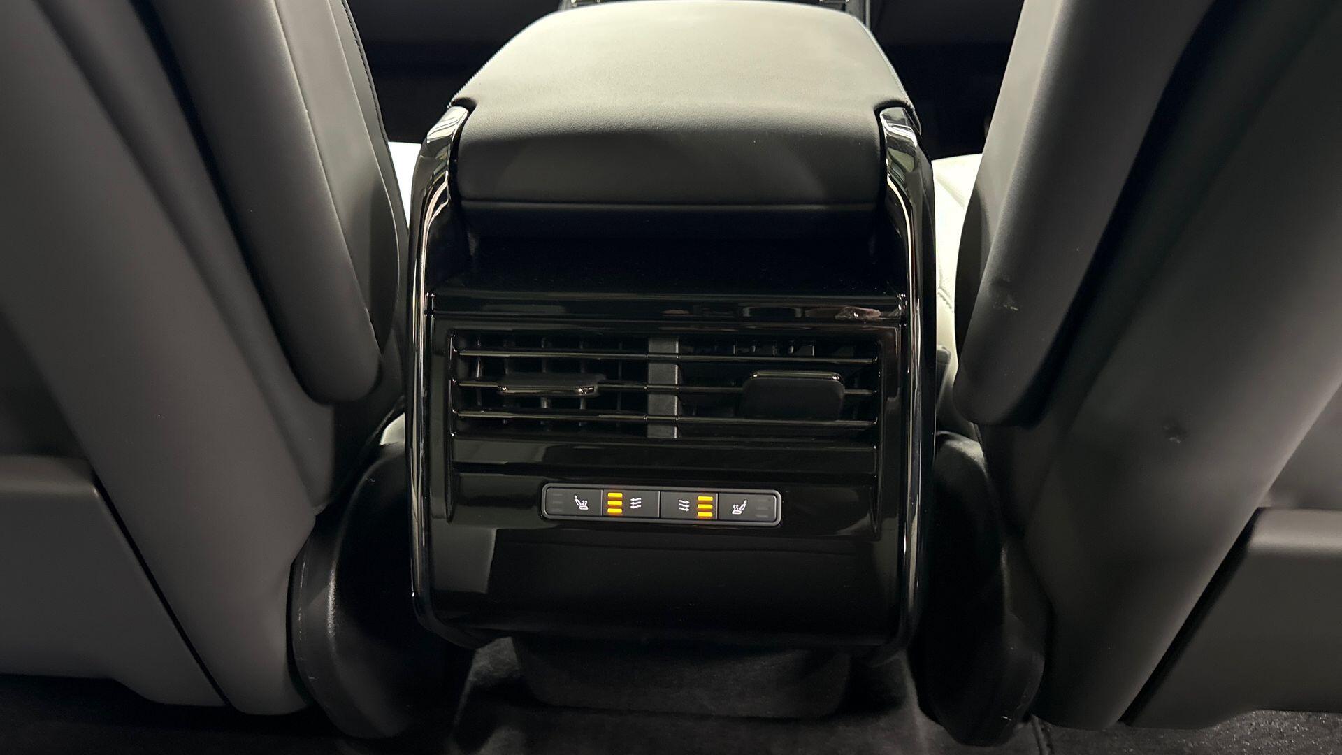 Land Rover Range Rover Sport view 18