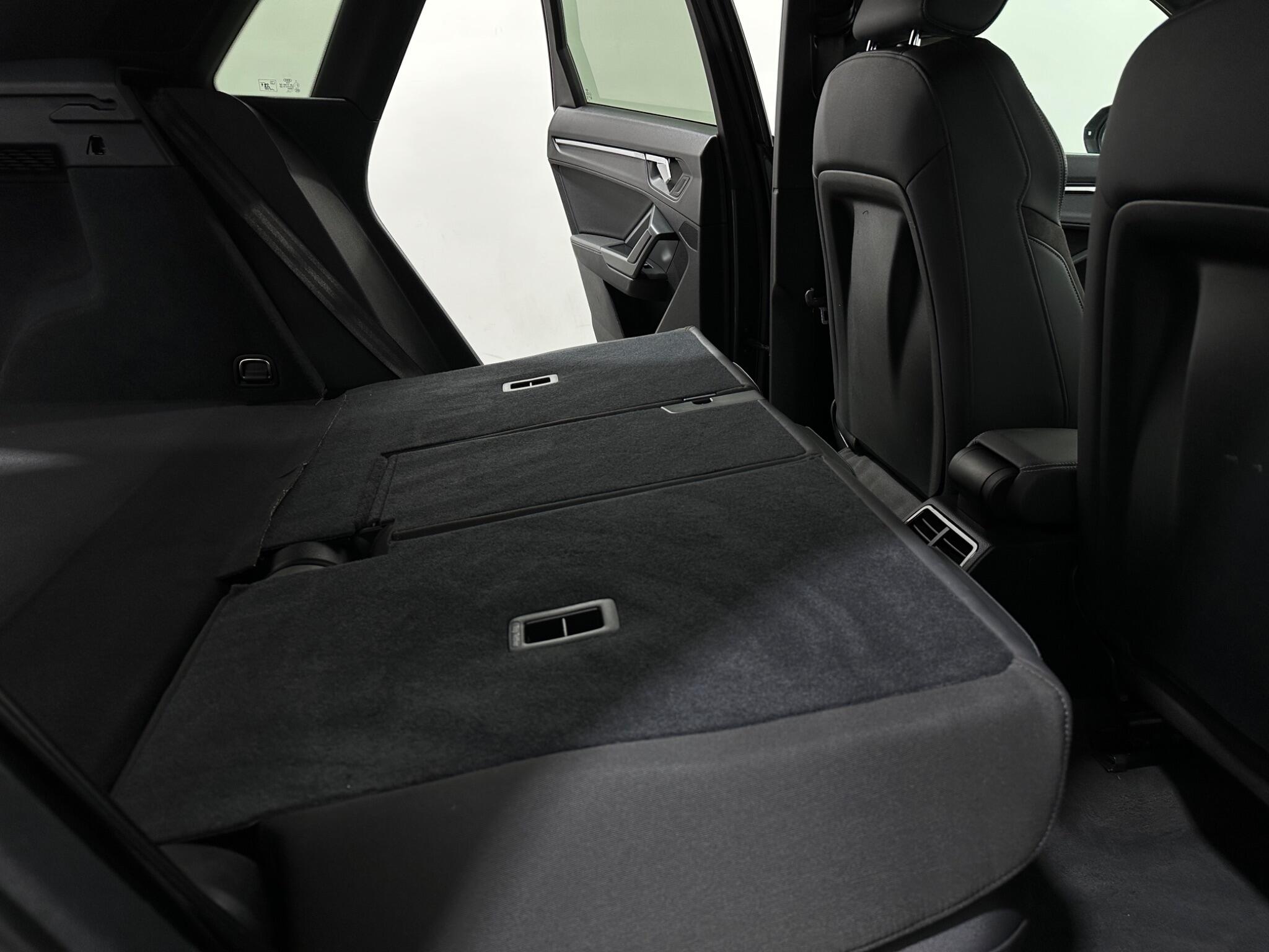 Audi Q3 view 45