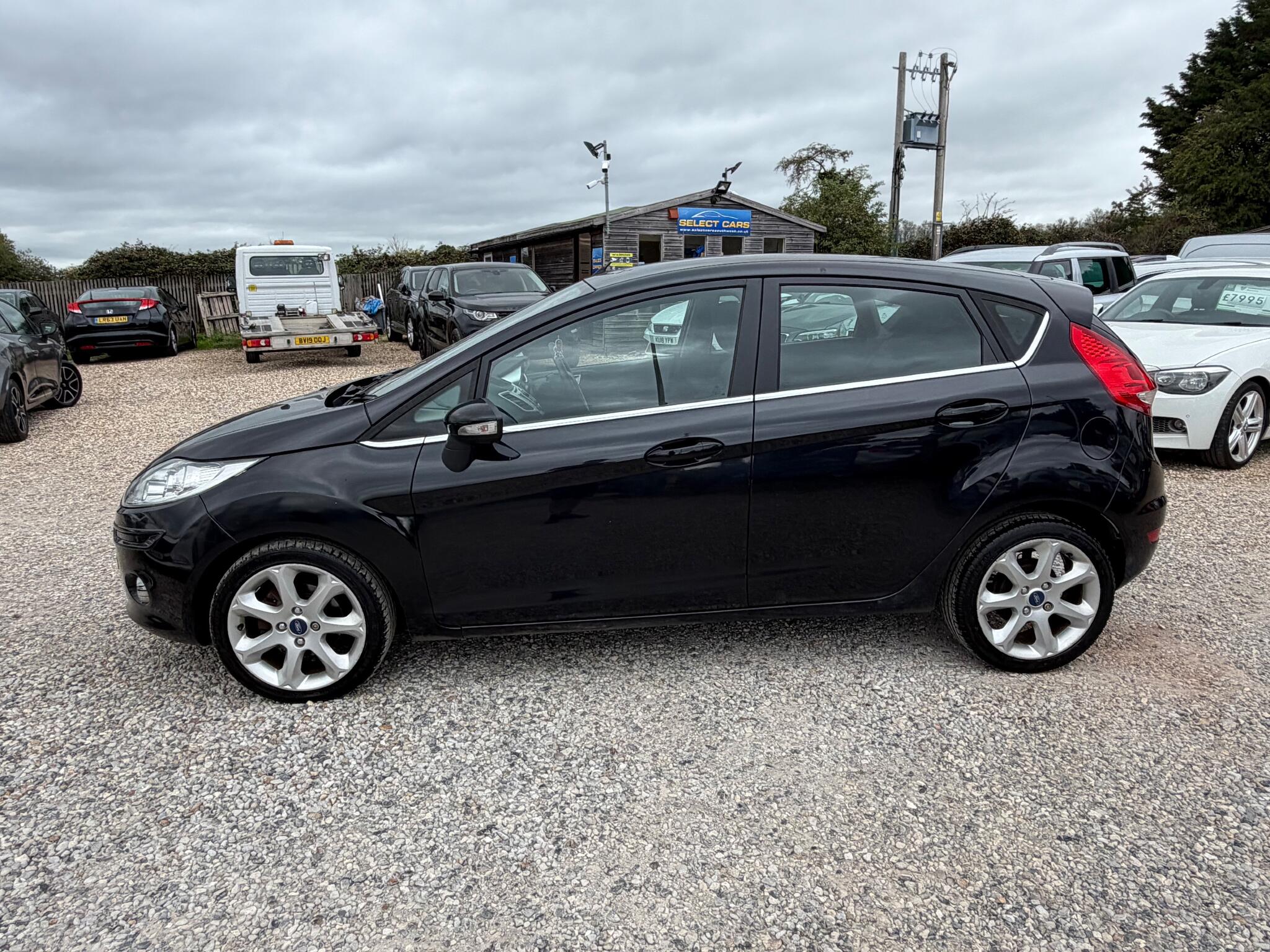 Ford Fiesta view 6