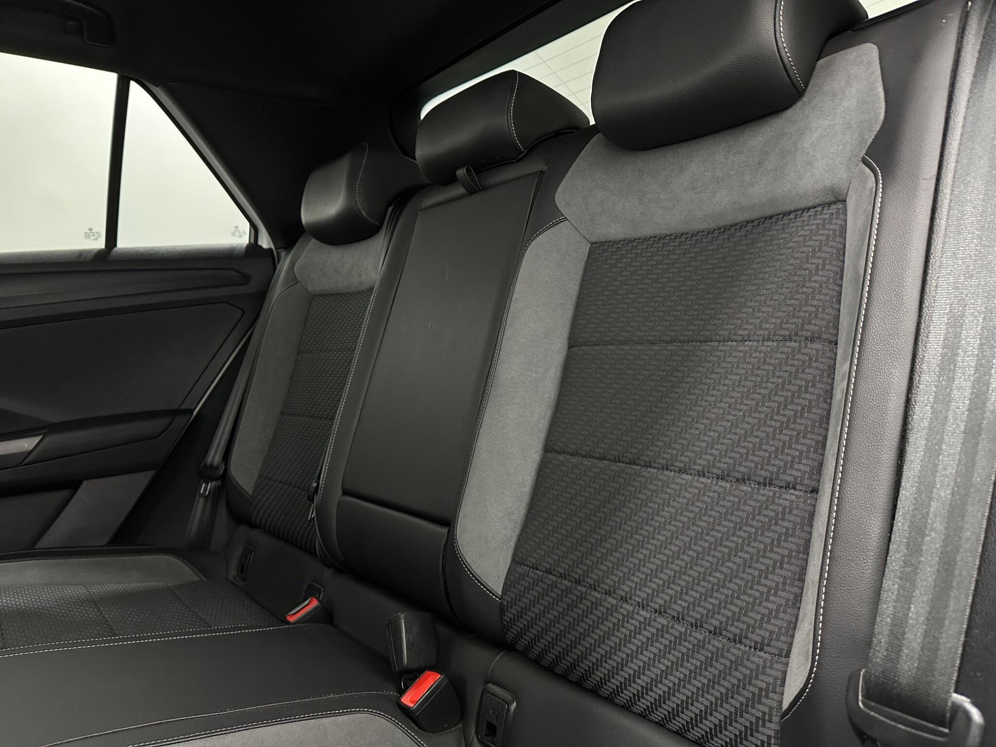 Volkswagen T-Roc view 39