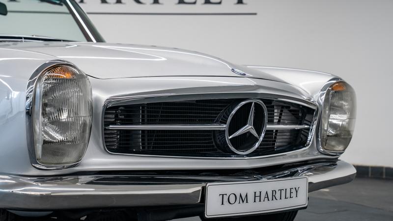 Mercedes-Benz SL view 9