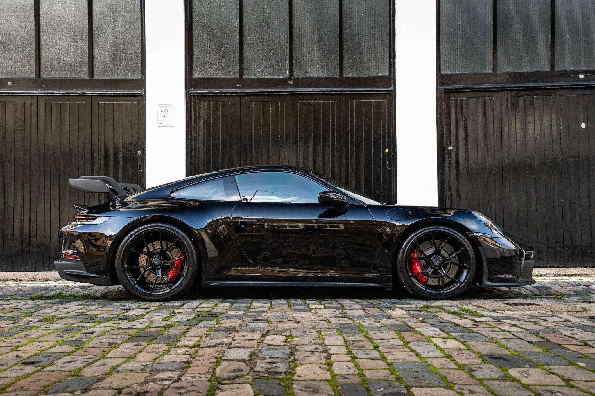 Porsche 911 view 17