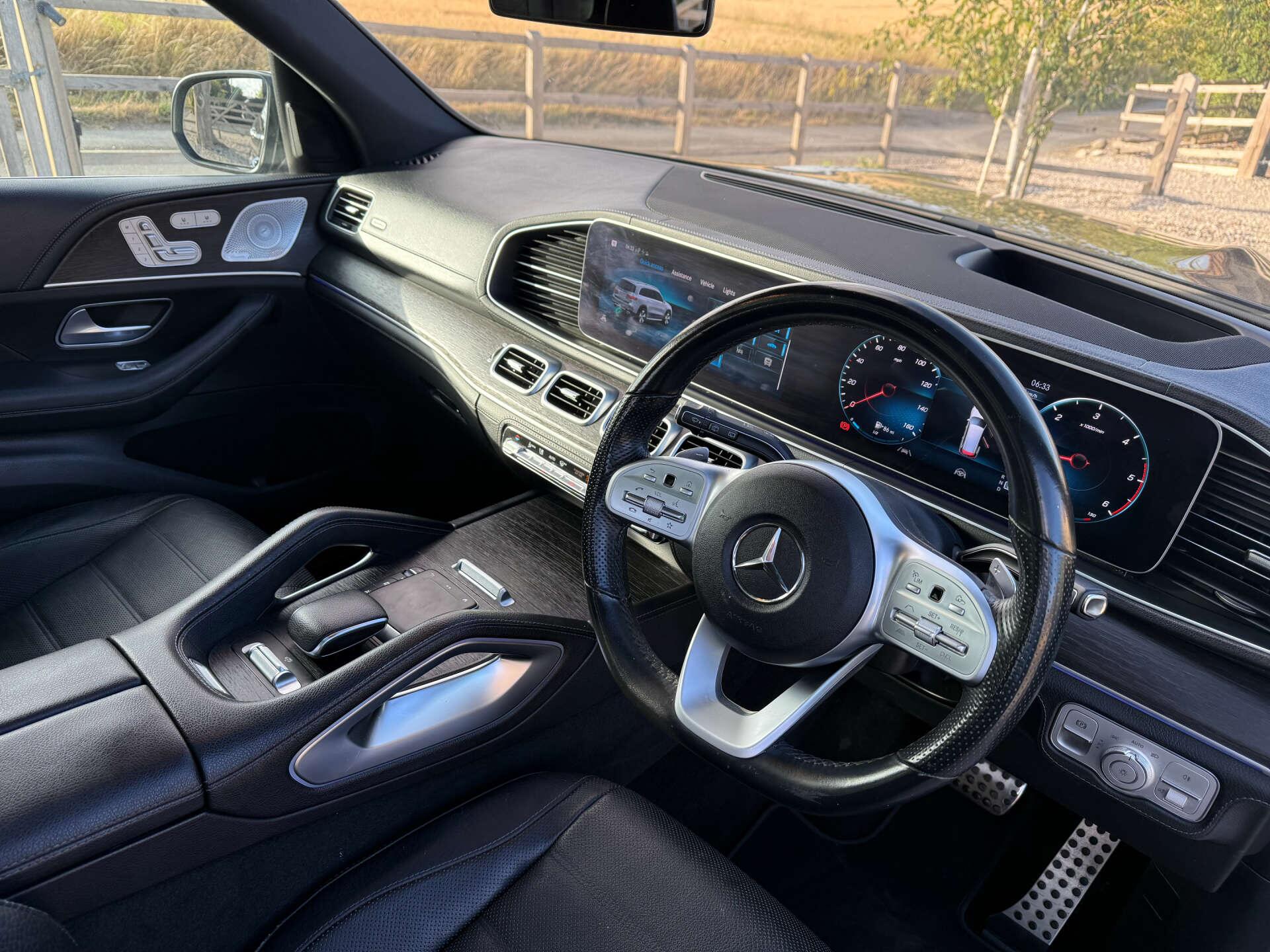 Mercedes-Benz GLS view 22