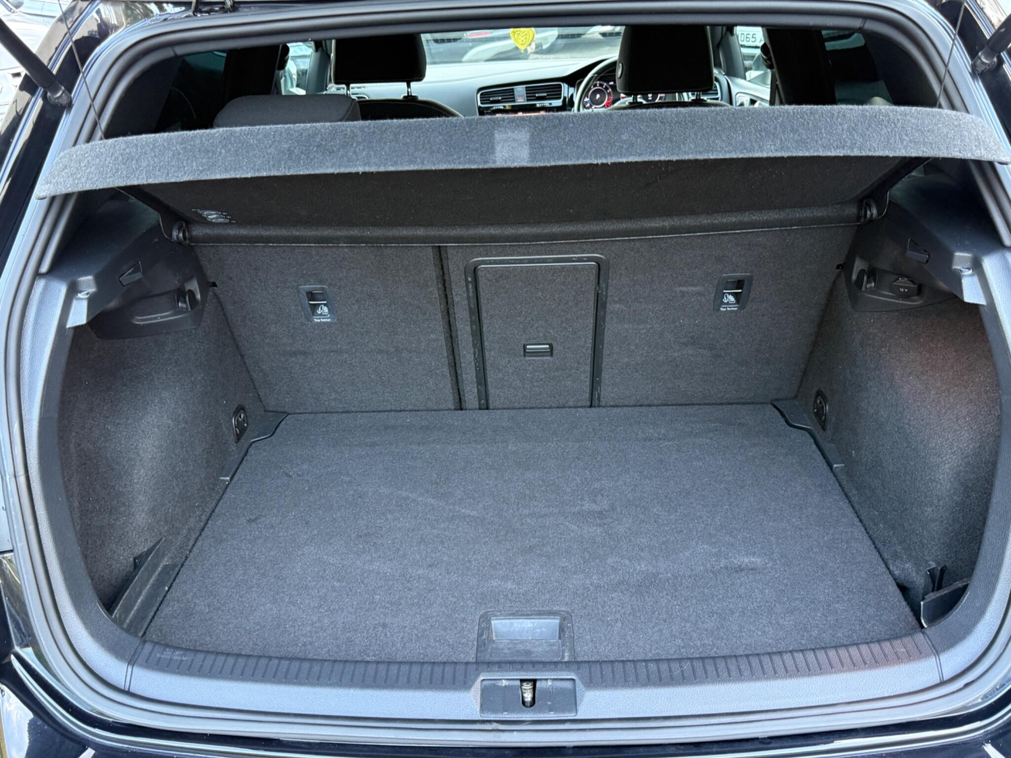 Volkswagen Golf - Image 38