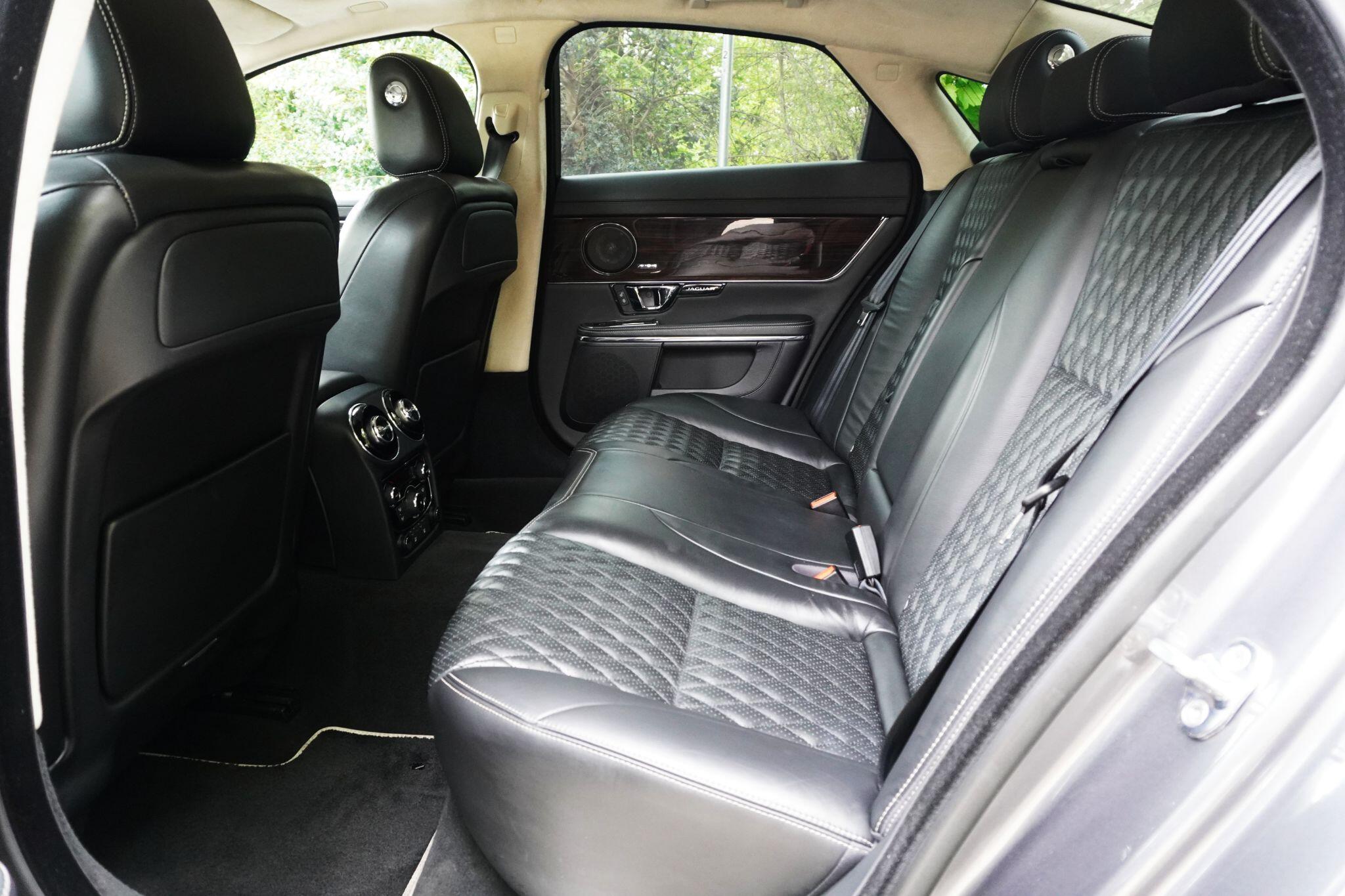 Jaguar XJ view 60