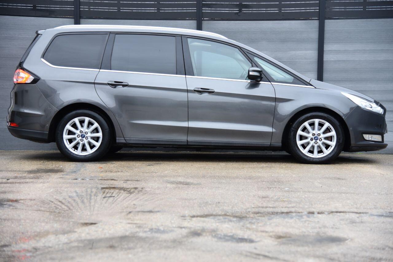 Ford Galaxy view 8