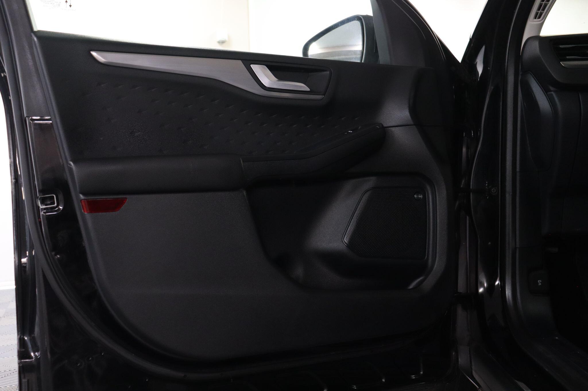 Ford Kuga view 44