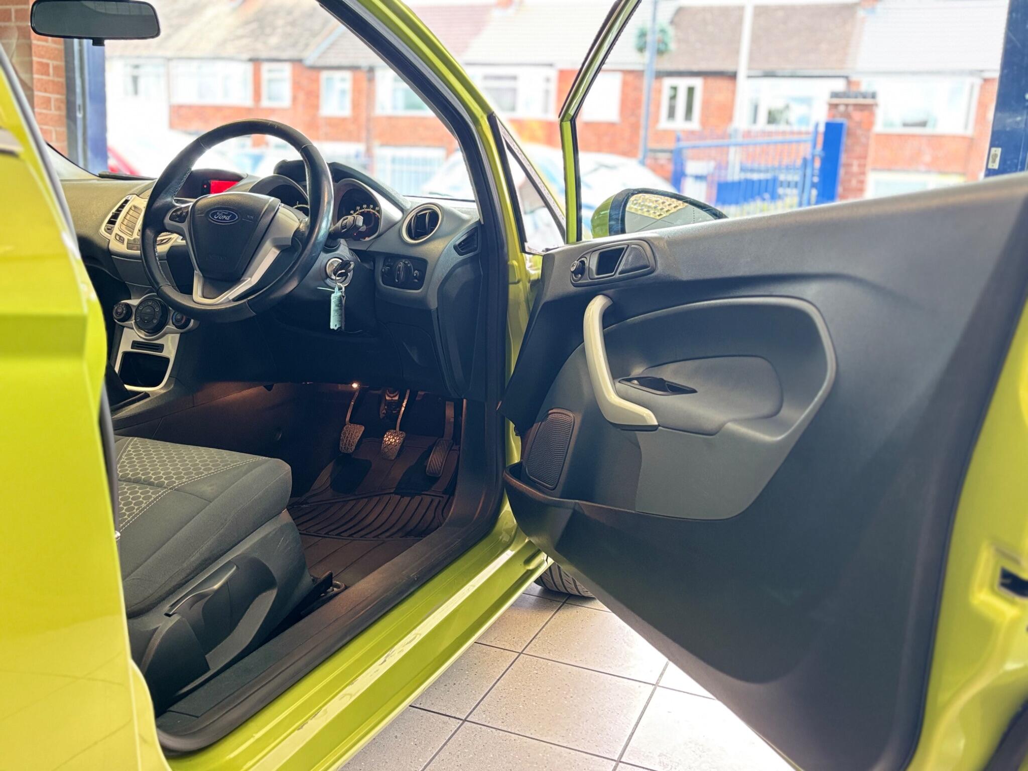 Ford Fiesta view 13
