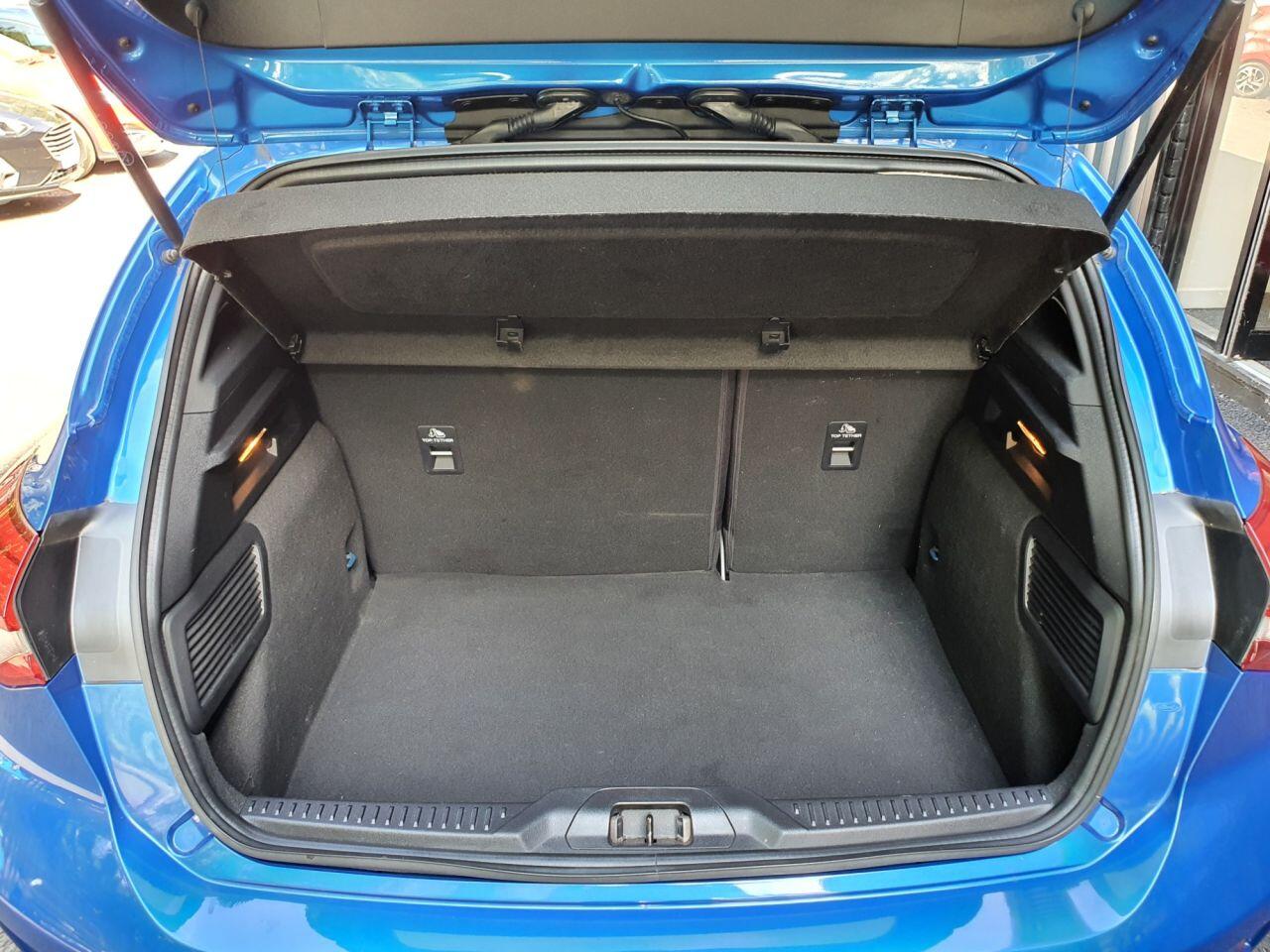 Ford Focus view 21