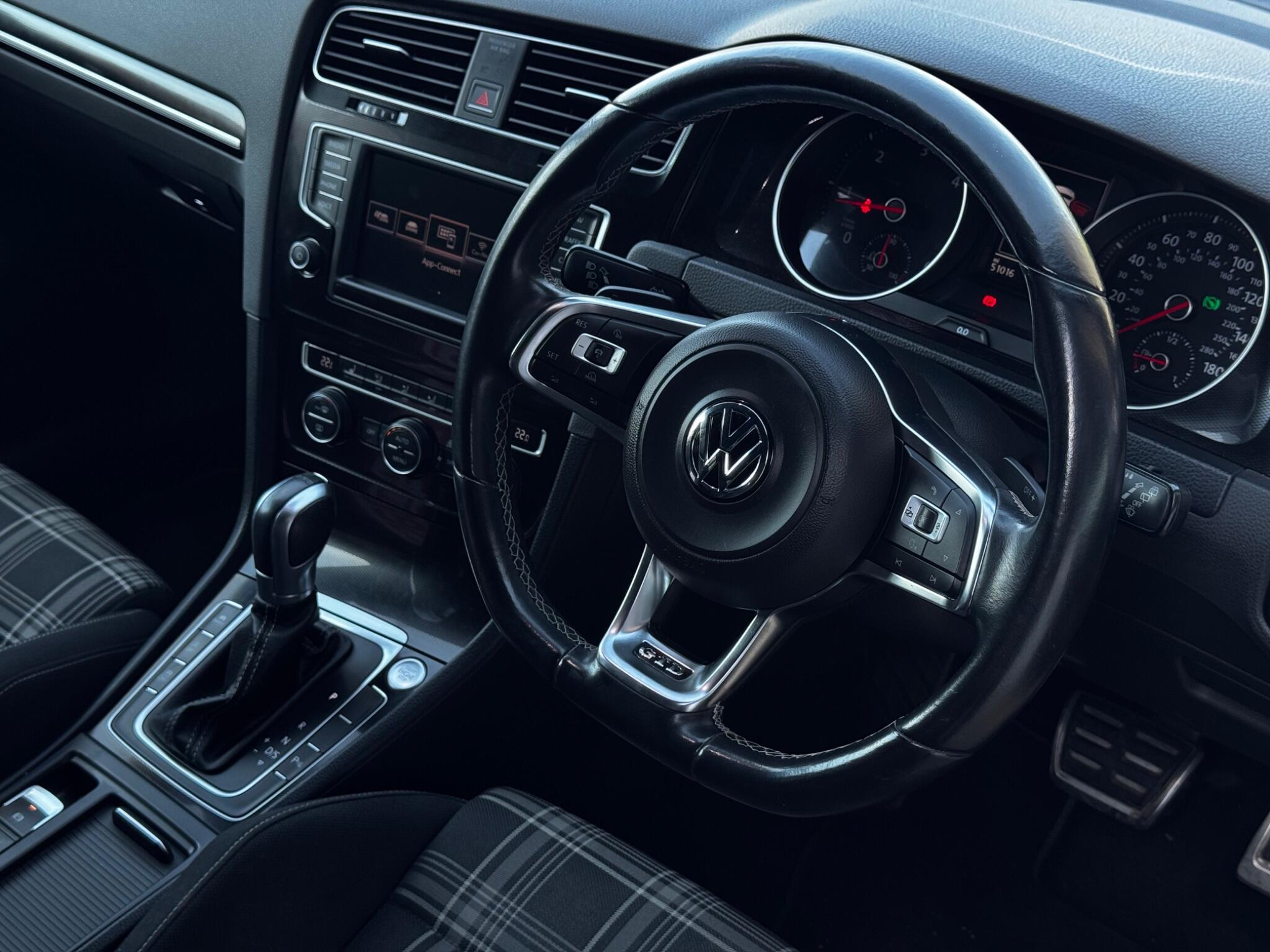 Volkswagen Golf view 42