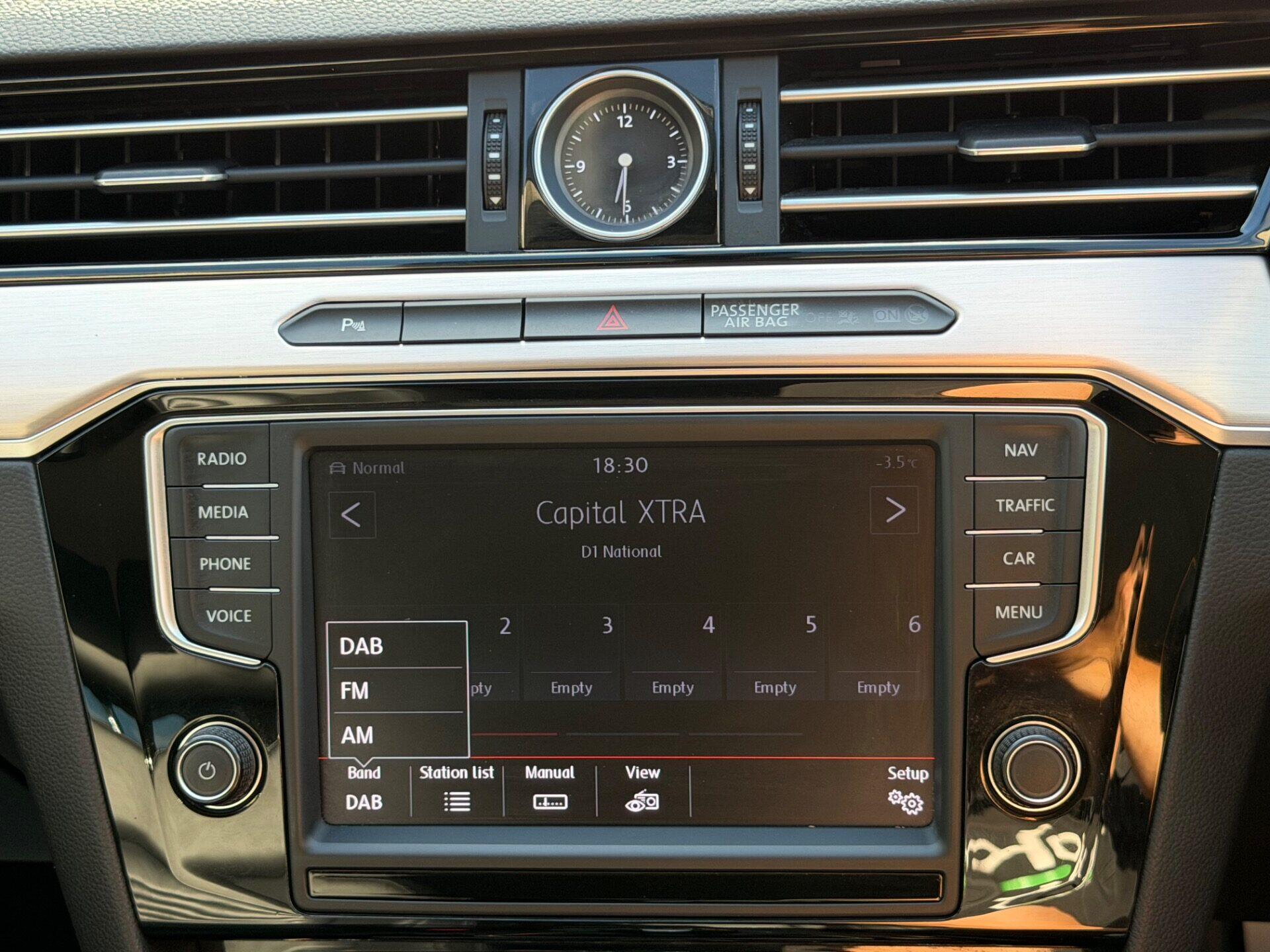 Volkswagen Passat view 42