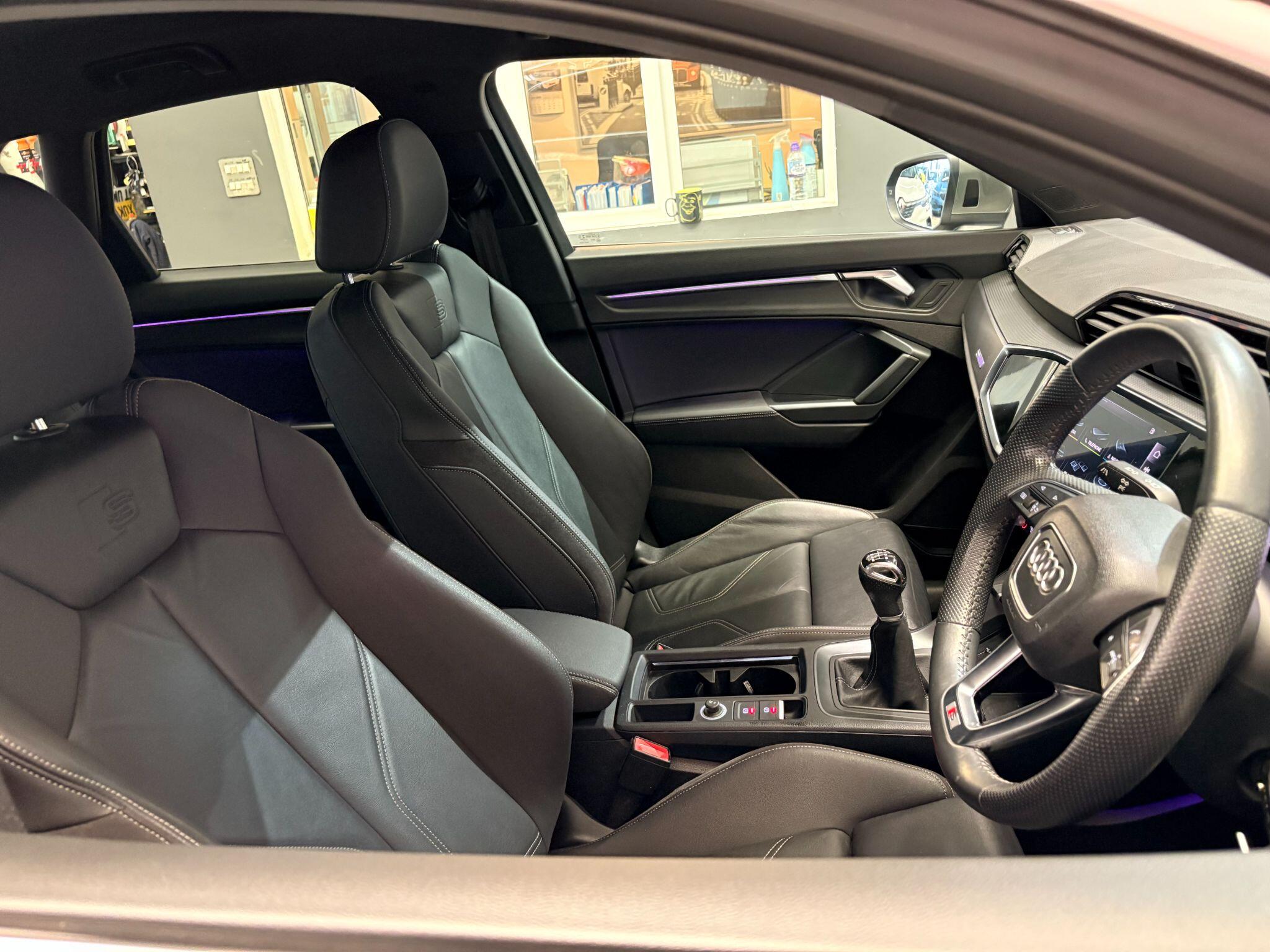 Audi Q3 view 28