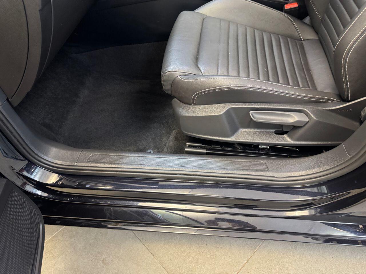 Volkswagen Passat view 41