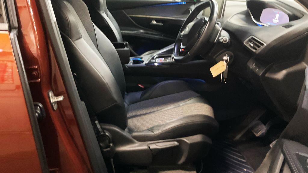 Peugeot 3008 view 12