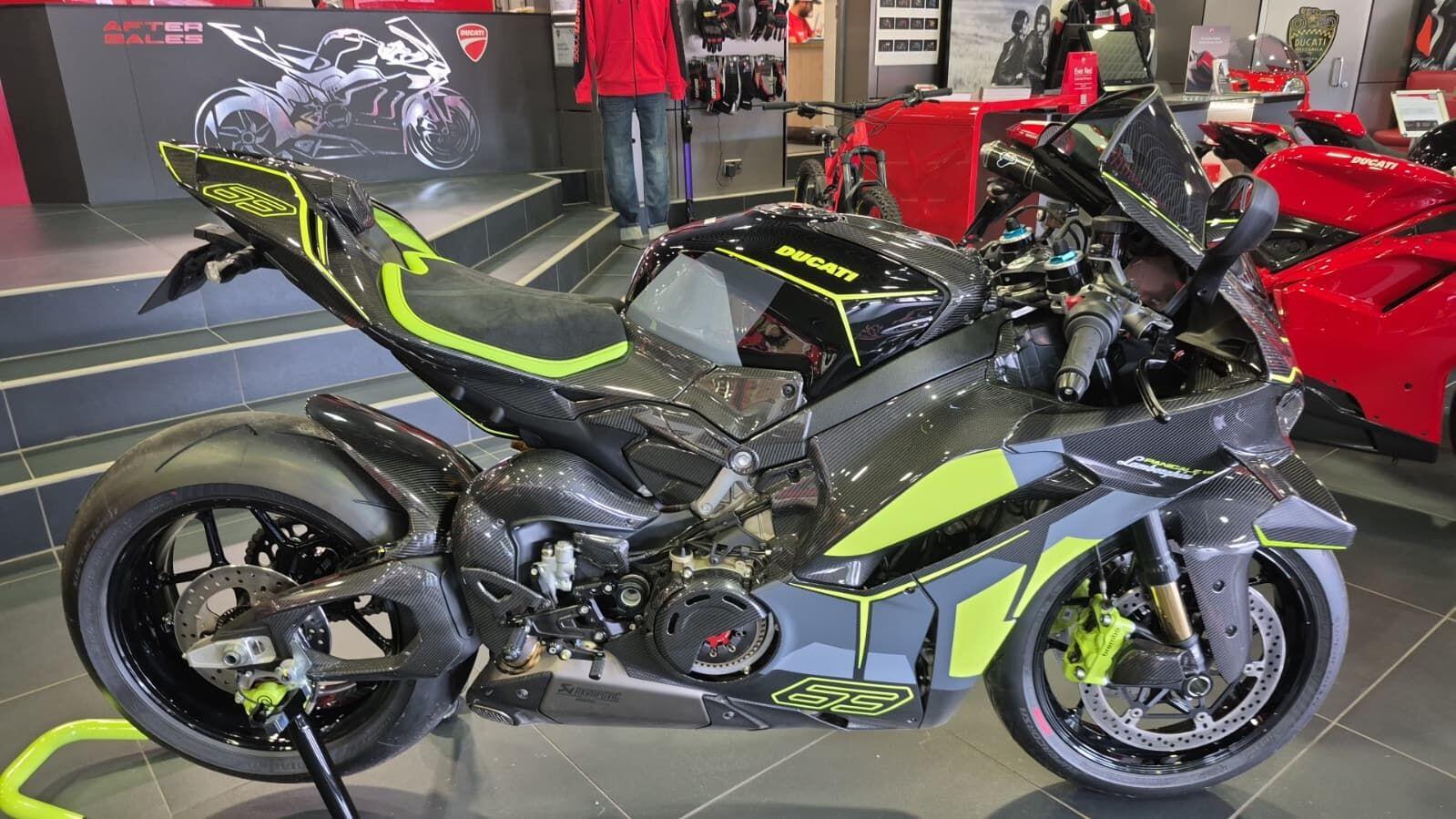 Ducati Panigale V4 view 7