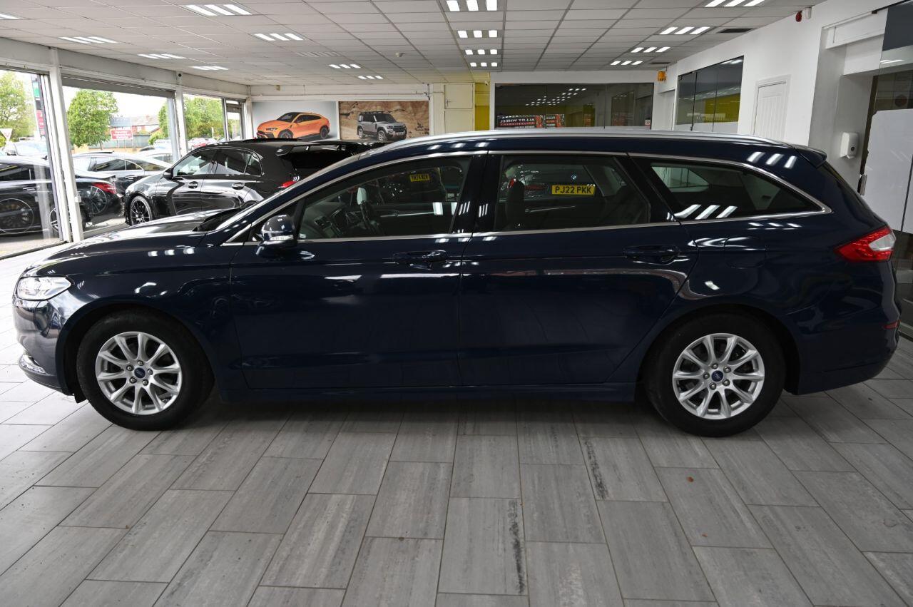 Ford Mondeo view 4
