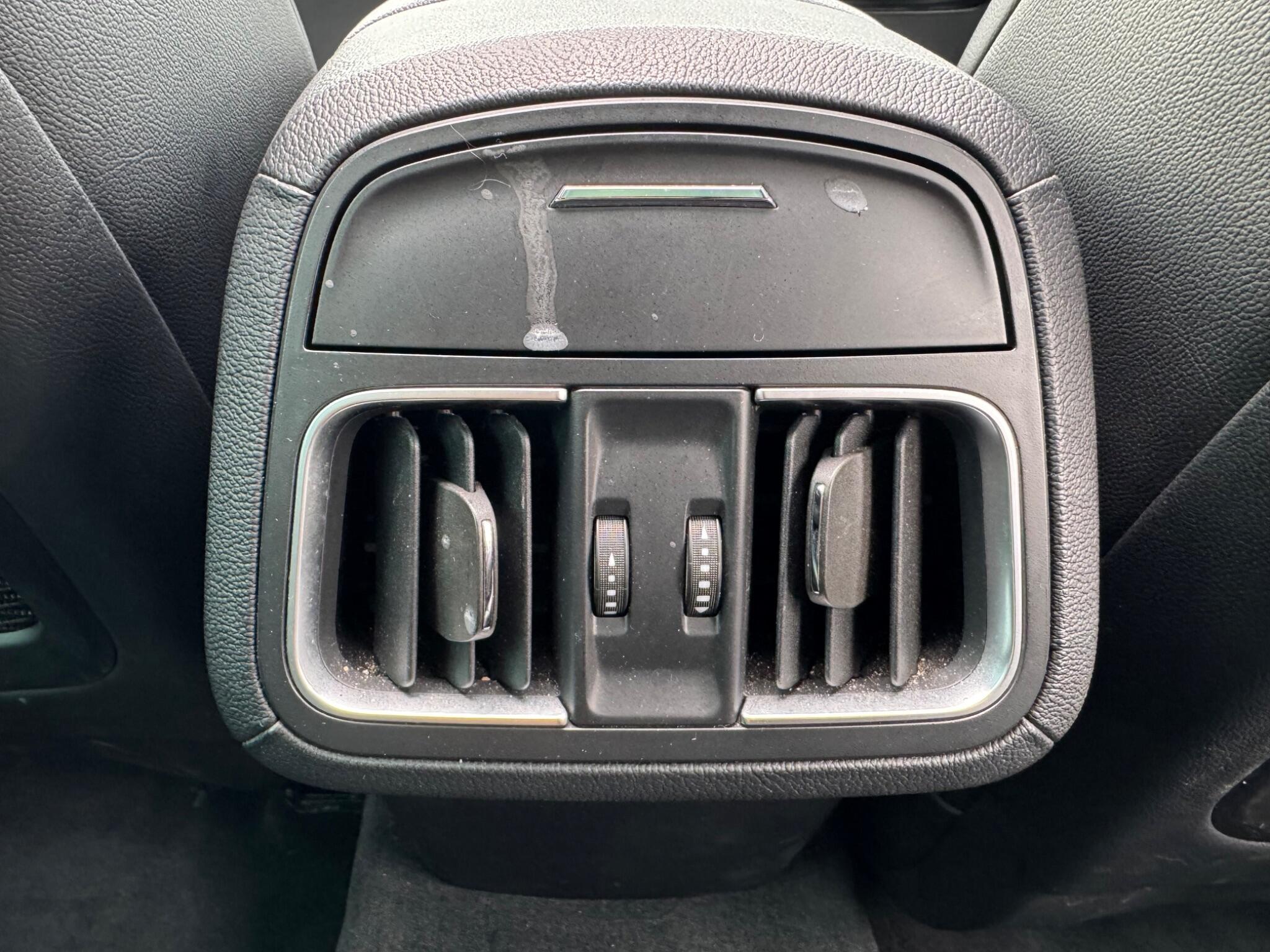 Maserati Levante view 22