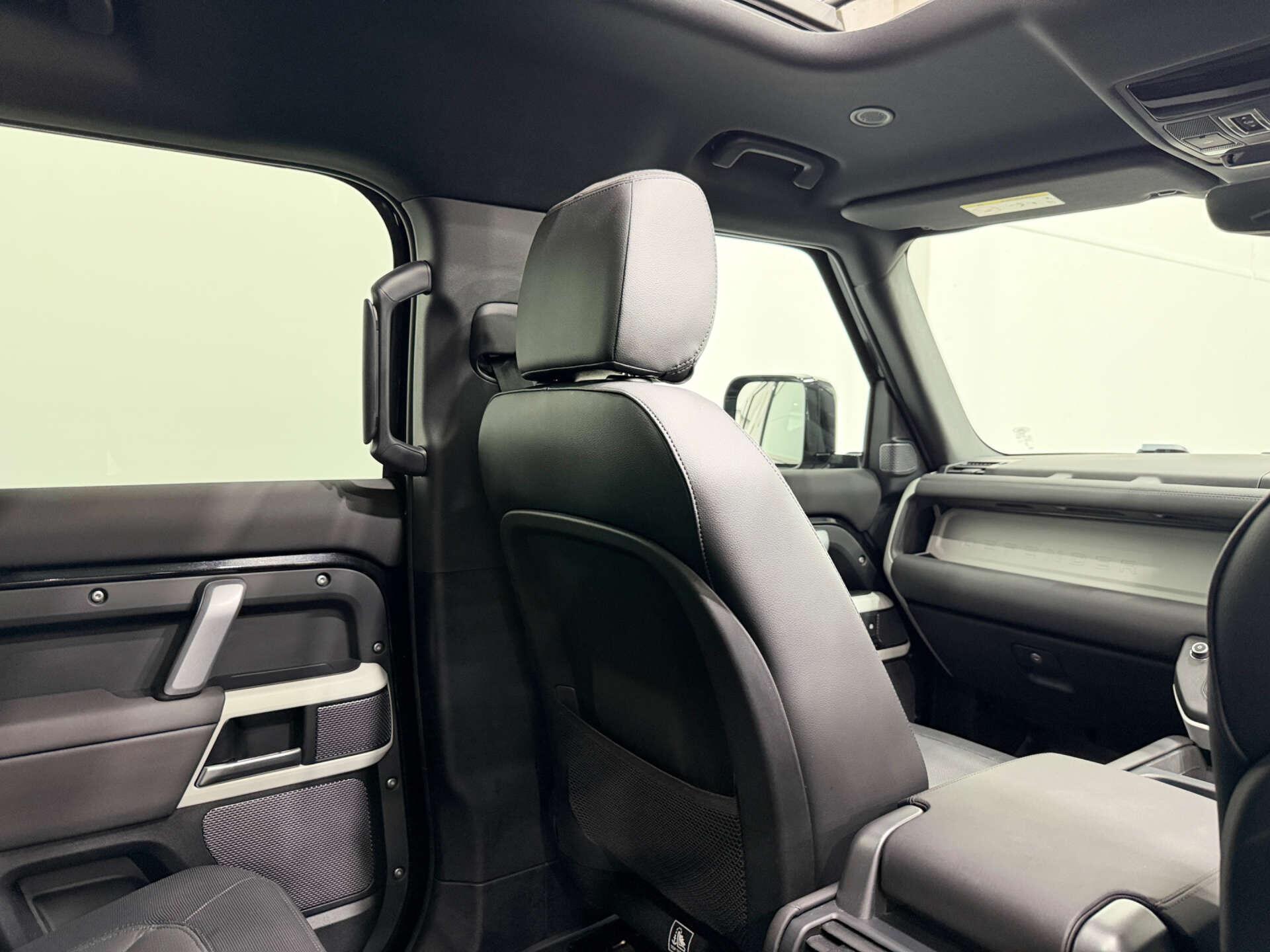 Land Rover Defender view 14
