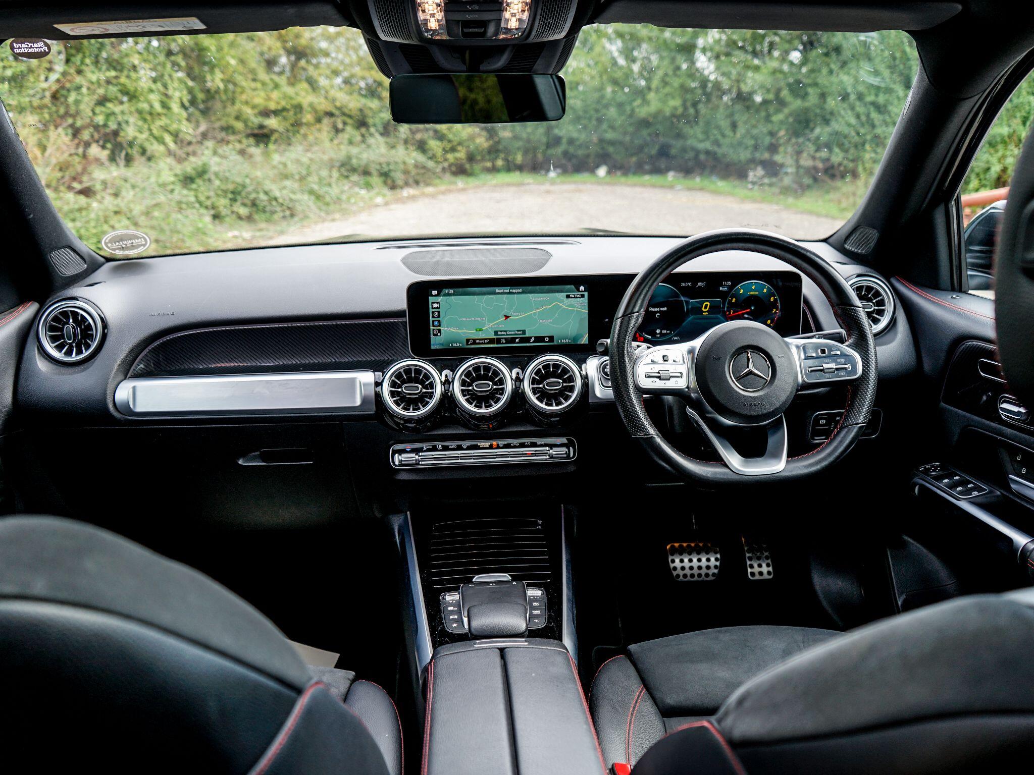 Mercedes-Benz GLB view 15