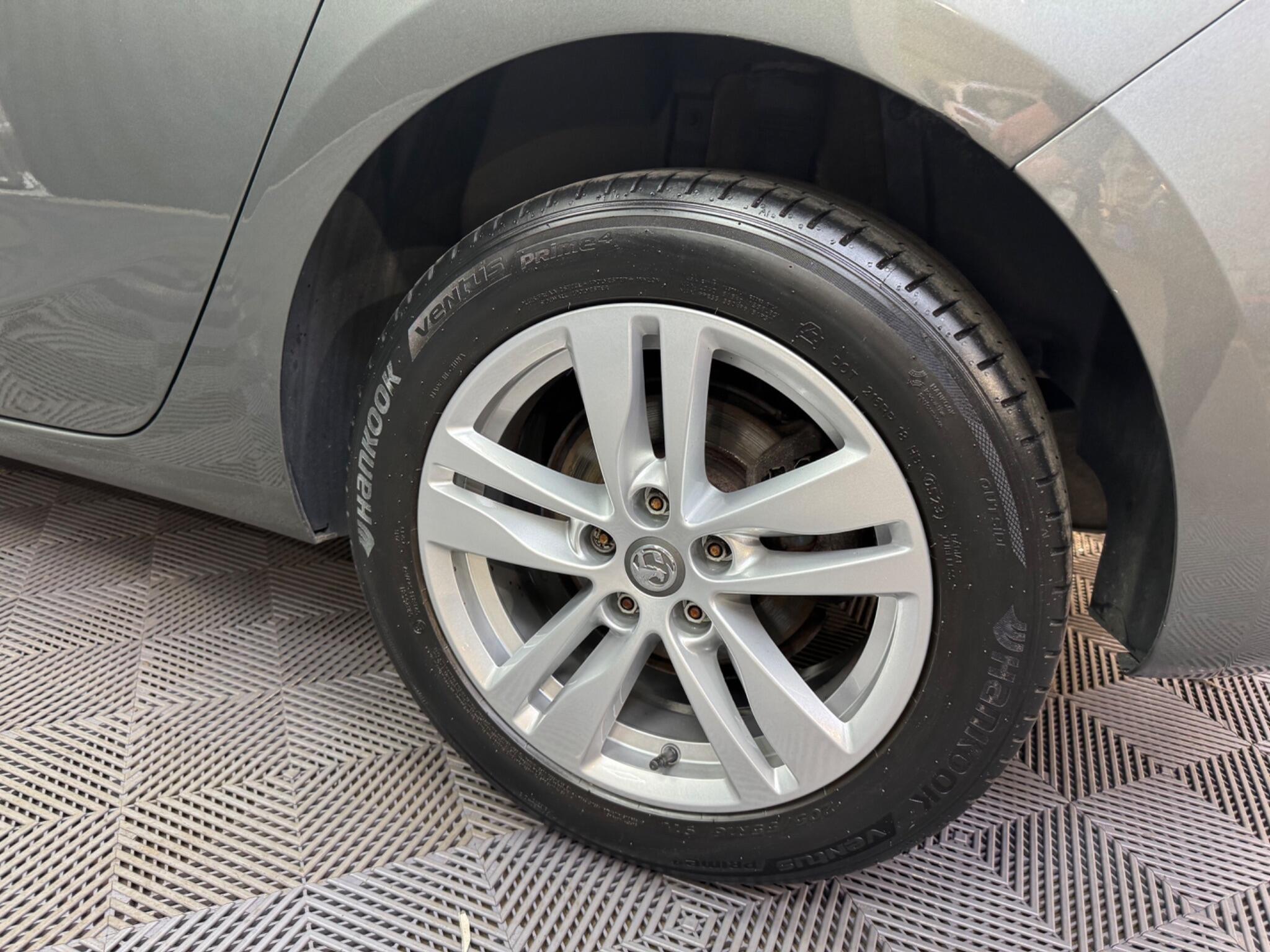 Vauxhall Astra view 43